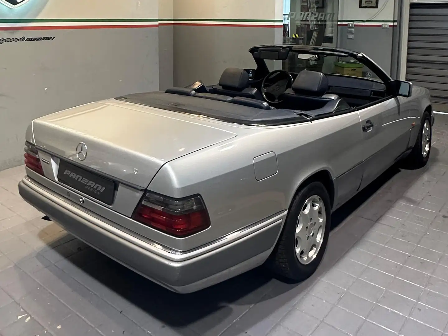 Mercedes-Benz E 200 E Cabrio 200 Zilver - 2