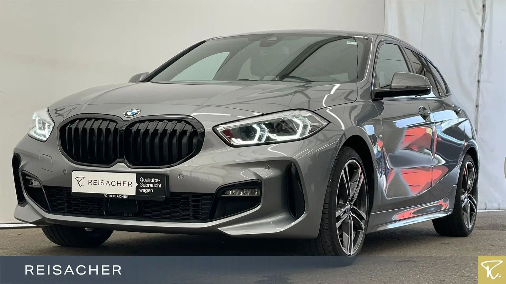 BMW 118 i M-Sport A AHK LCPRo RFK PDC SHZ HiFi 18"LM Grau - 1