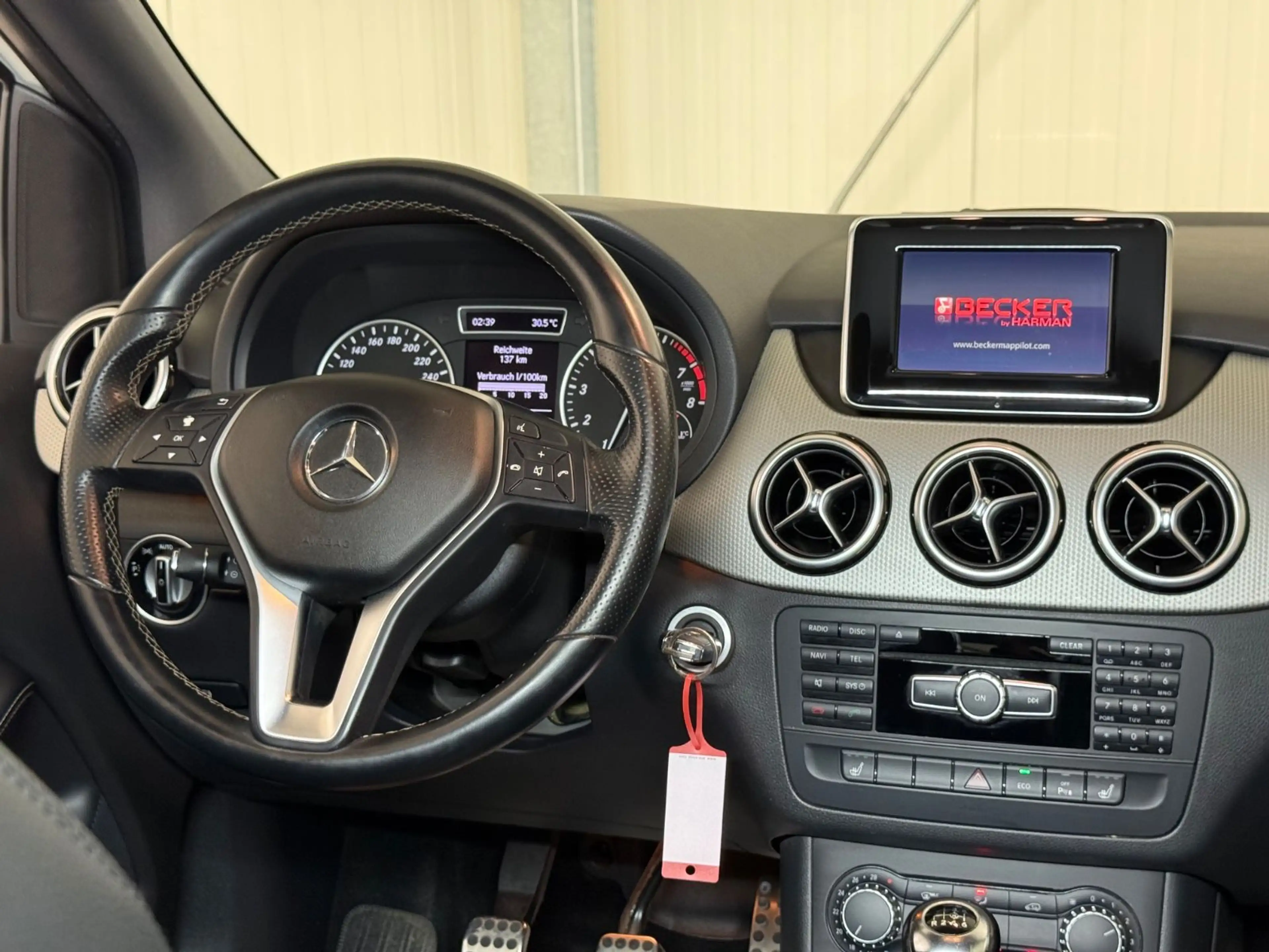 Mercedes-Benz B 200 Edition 1/KAMERA/KLIMA/ — photo 15