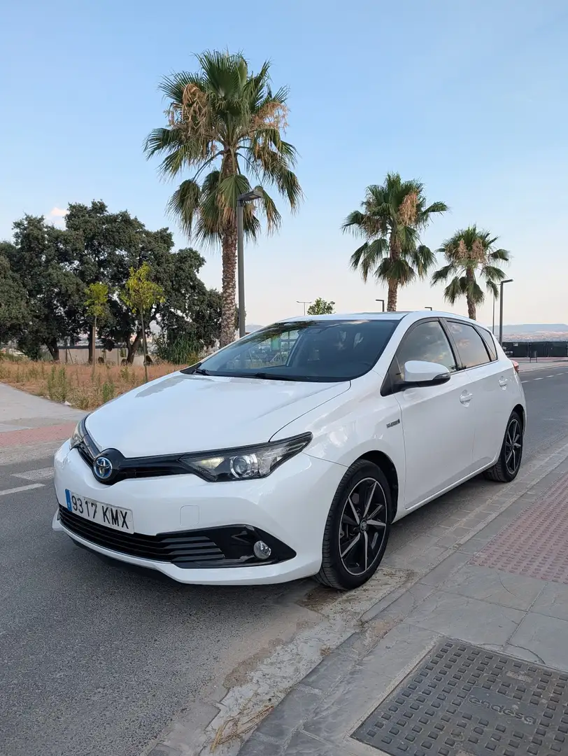 Toyota Auris hybrid 140H Feel edition - 2