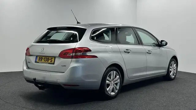 Peugeot 308 view 2
