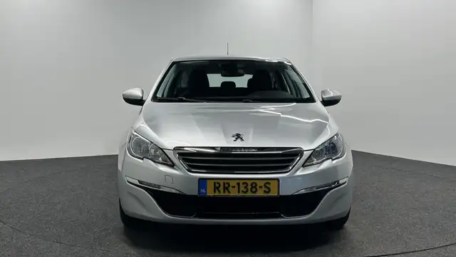 Peugeot 308 view 9