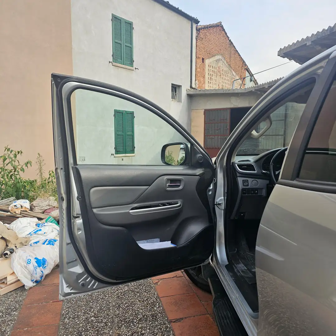 Fiat Fullback Fullback 2.4 doppia cabina LX 4wd 180cv auto E6 Silber - 2