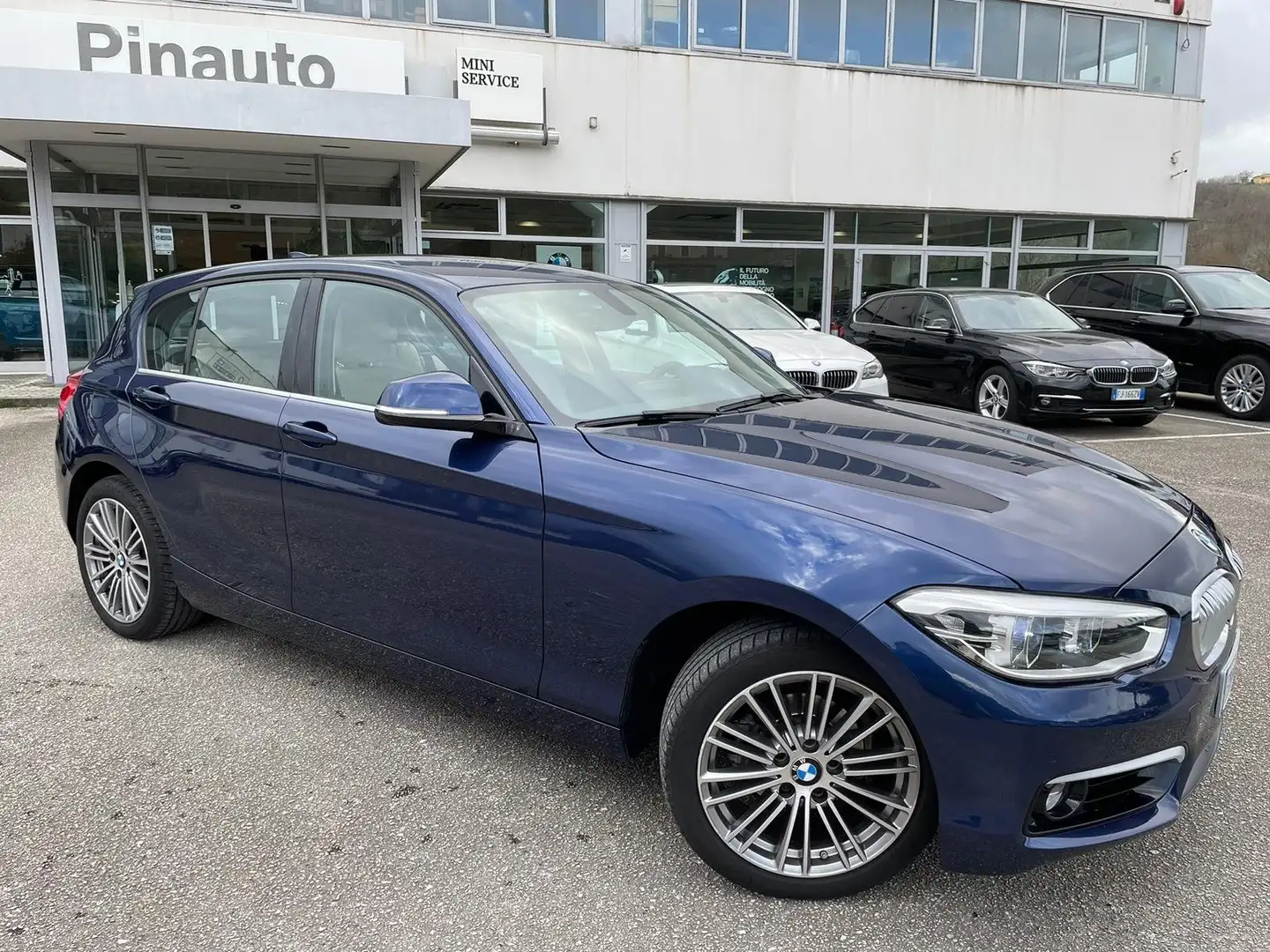 BMW 118 118d 5p auto LUXURY Bleu - 2