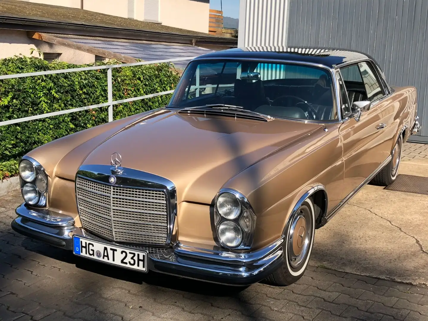 Mercedes-Benz 280 Gold - 1