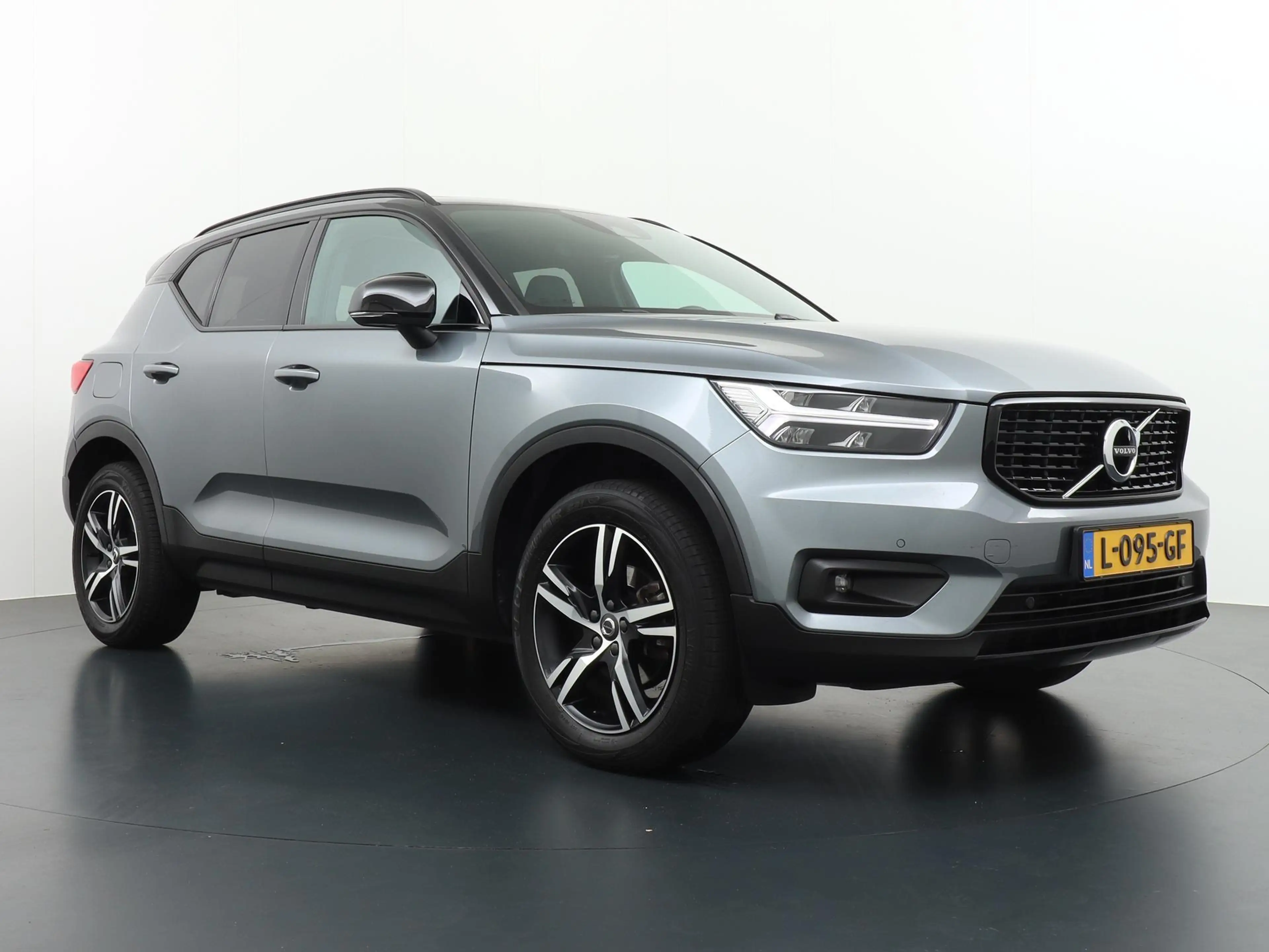 Volvo XC40 1.5 T3 R-Design Panodak/Trekhaak/Leder/HarmanKardo — photo 3
