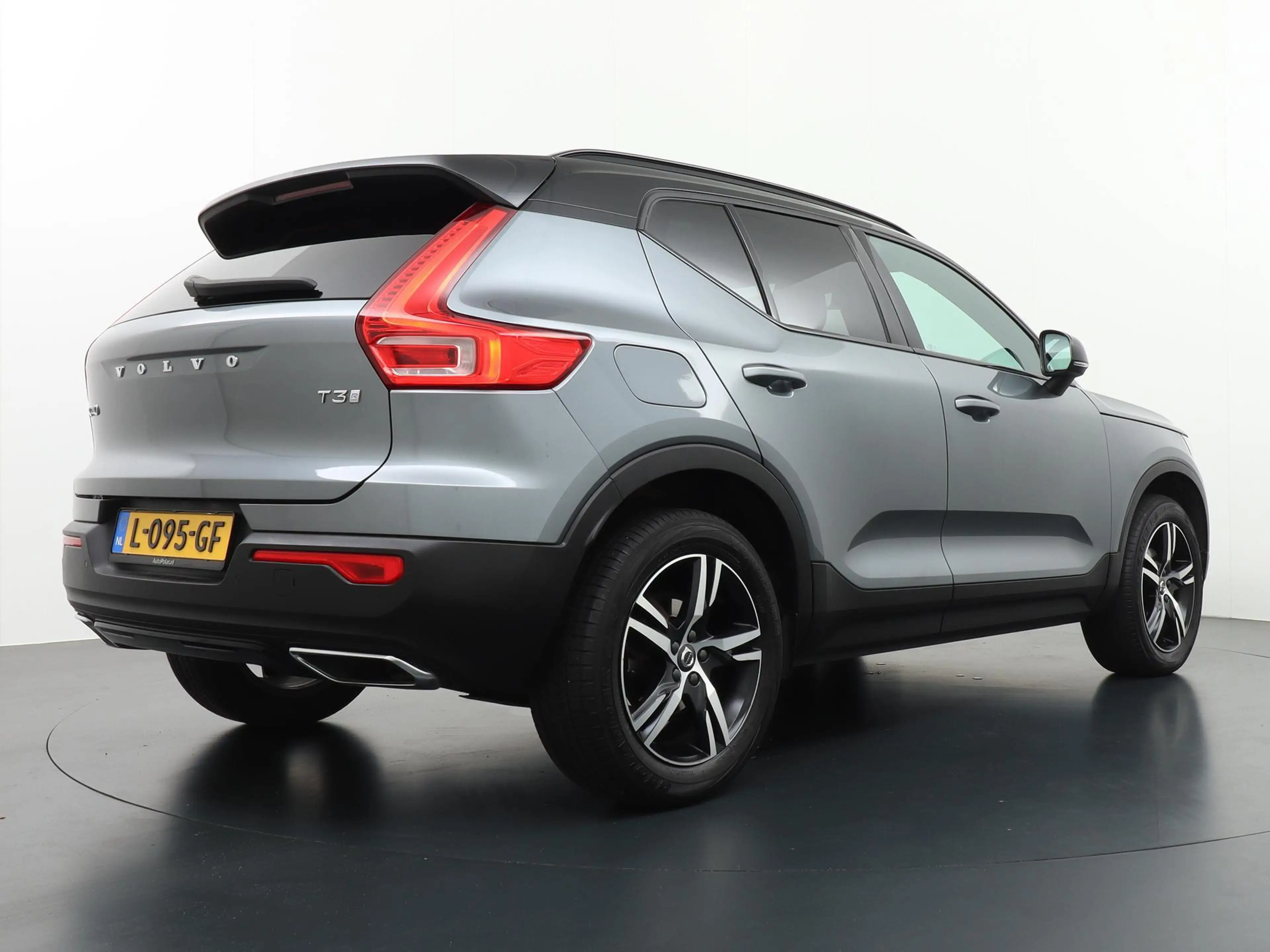Volvo XC40 1.5 T3 R-Design Panodak/Trekhaak/Leder/HarmanKardo — photo 4