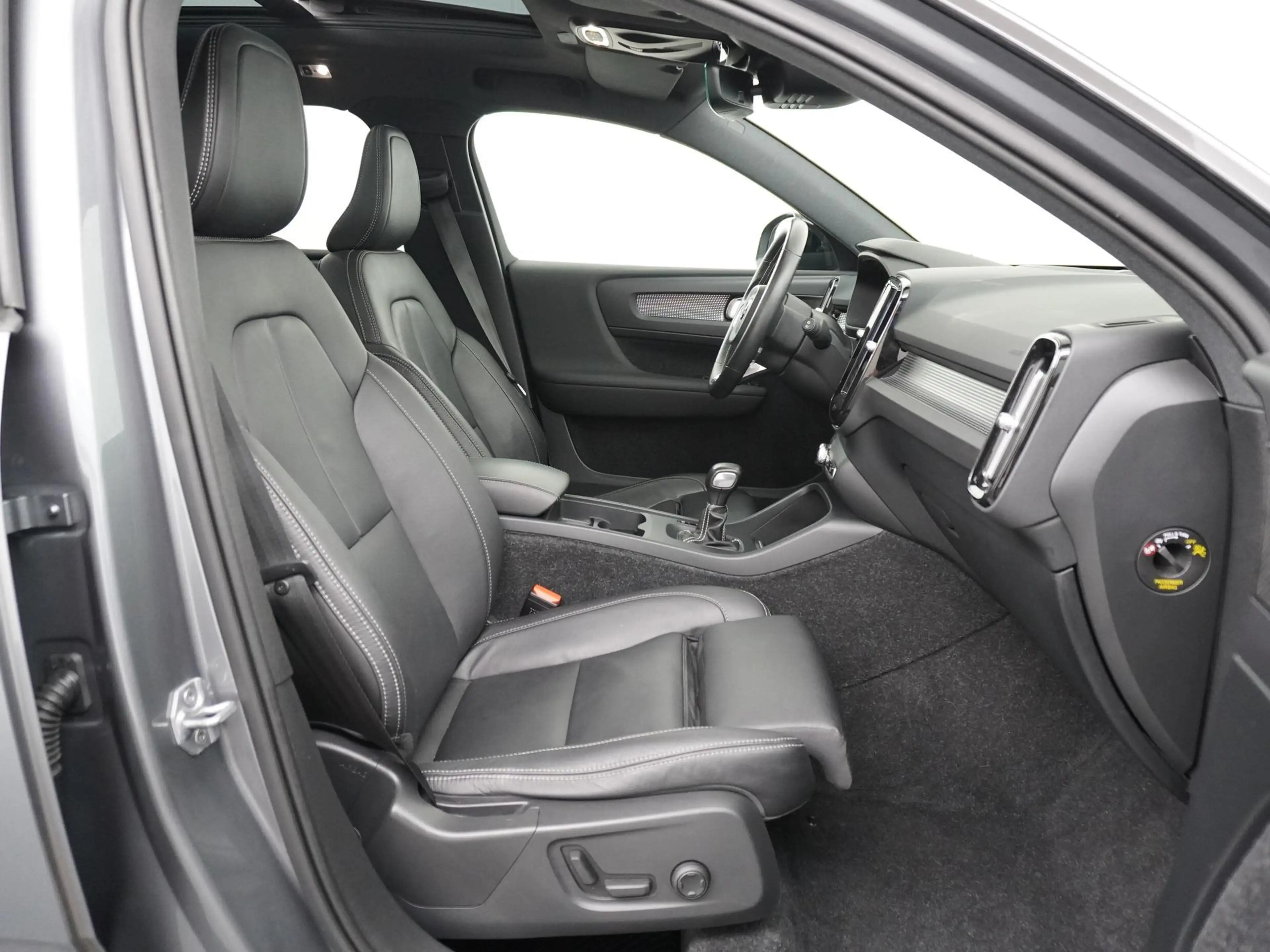 Volvo XC40 1.5 T3 R-Design Panodak/Trekhaak/Leder/HarmanKardo — photo 15