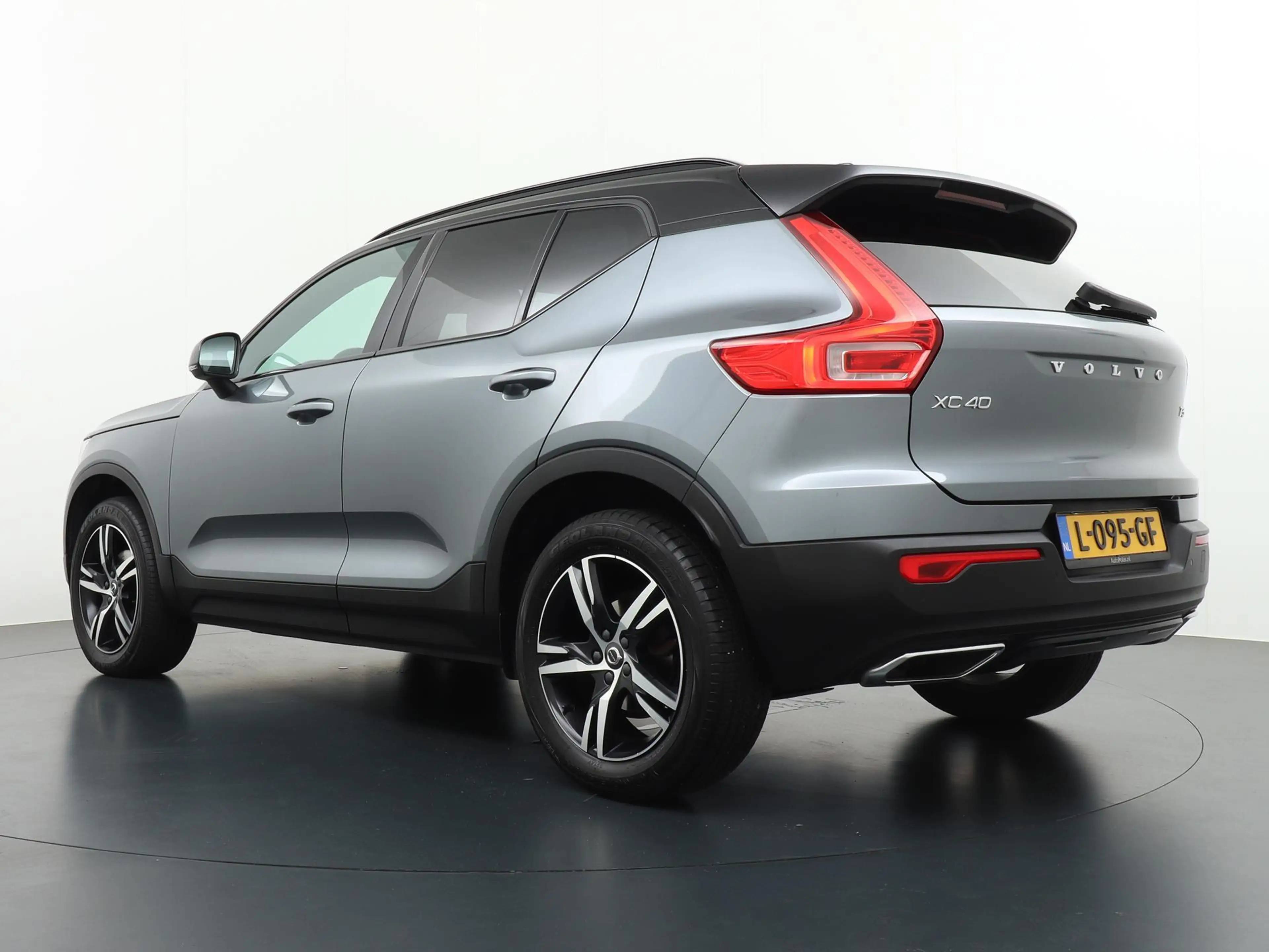 Volvo XC40 1.5 T3 R-Design Panodak/Trekhaak/Leder/HarmanKardo — photo 6