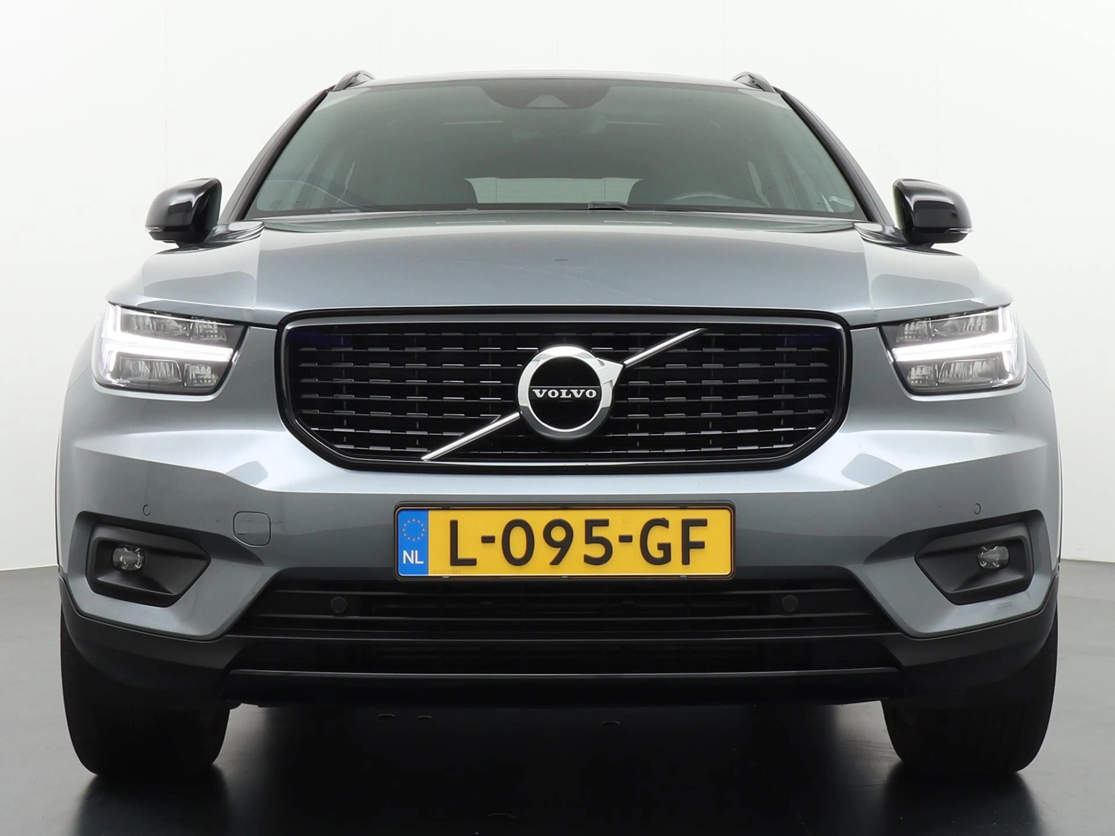 Volvo XC40 1.5 T3 R-Design Panodak/Trekhaak/Leder/HarmanKardo — photo 2