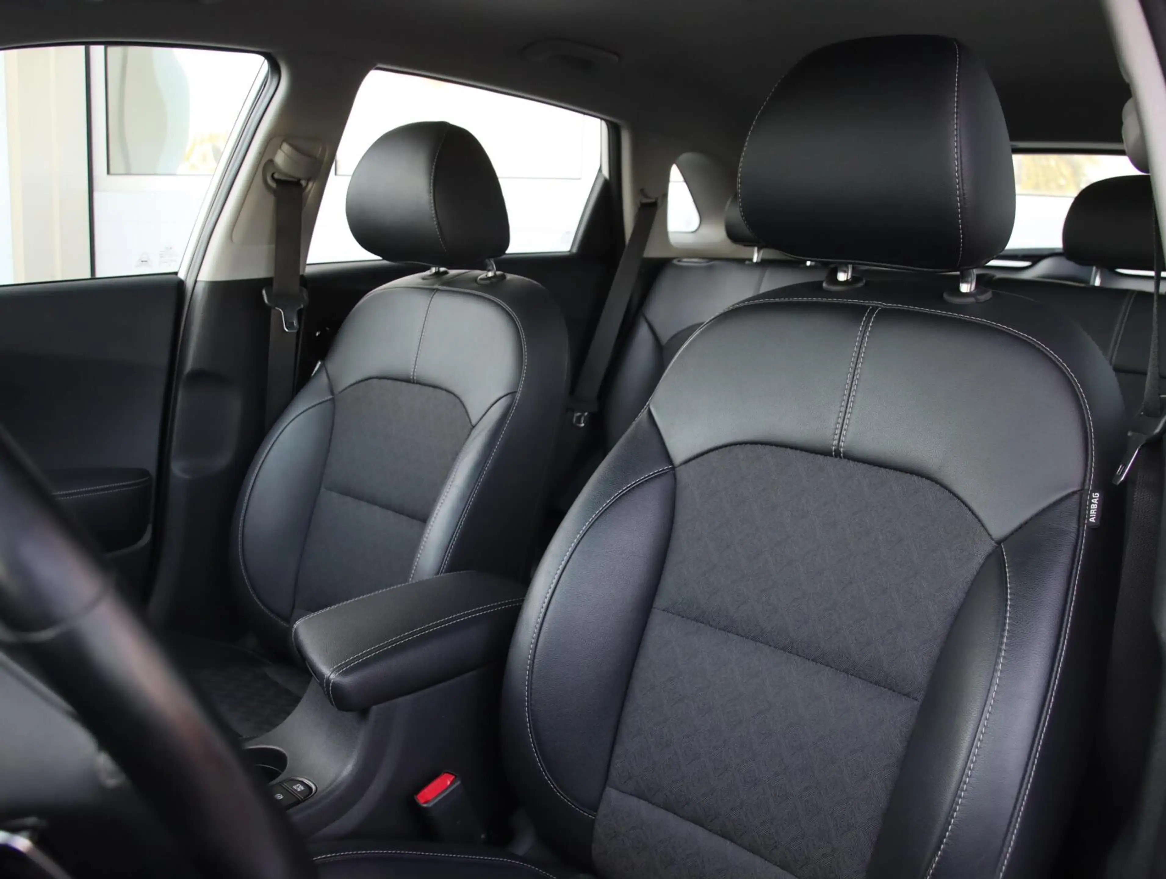 Kia Niro 1.6 GDi 140PK PHEV DynamicLine | Hoge zit — photo 5