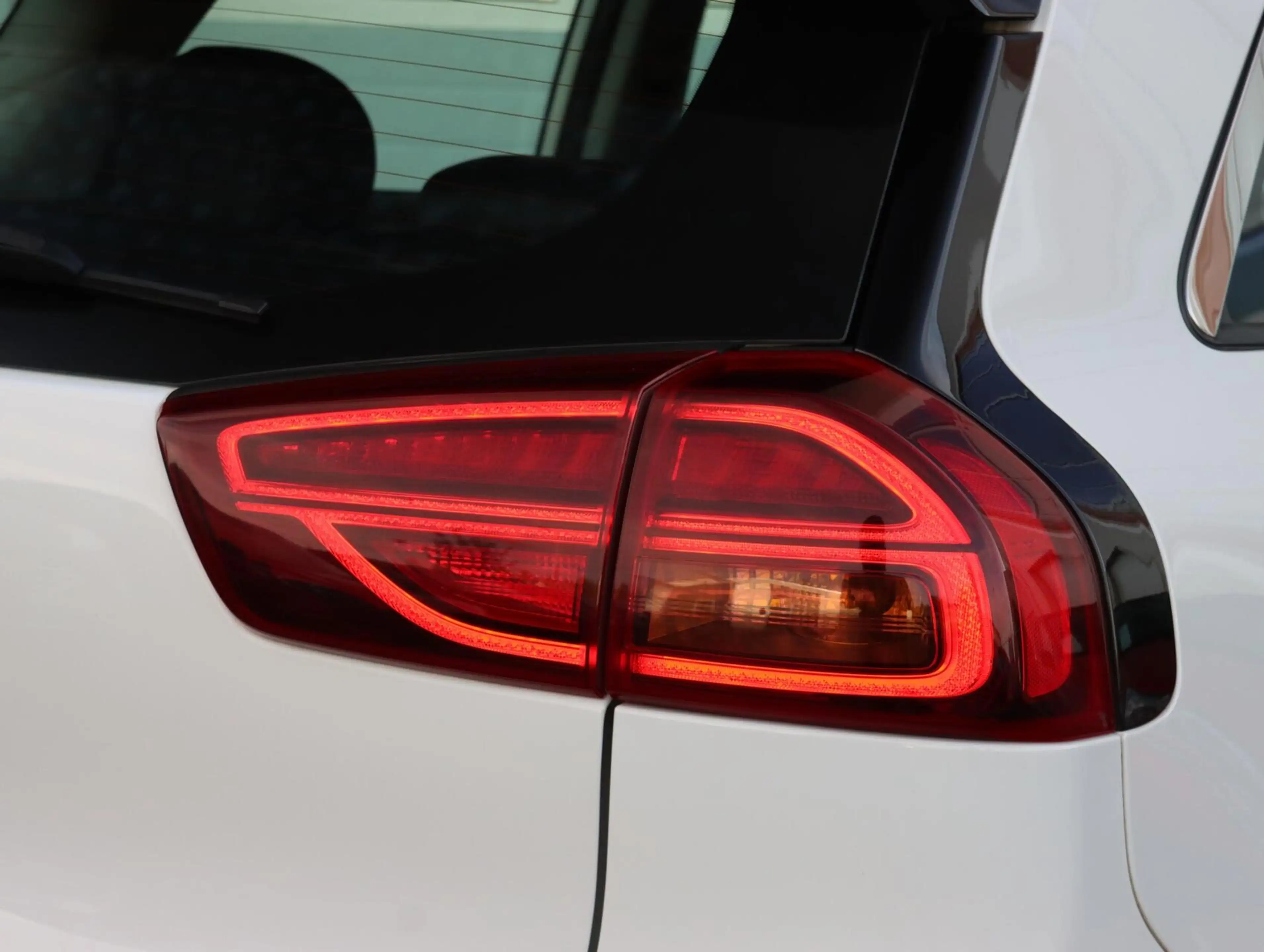 Kia Niro 1.6 GDi 140PK PHEV DynamicLine | Hoge zit — photo 26