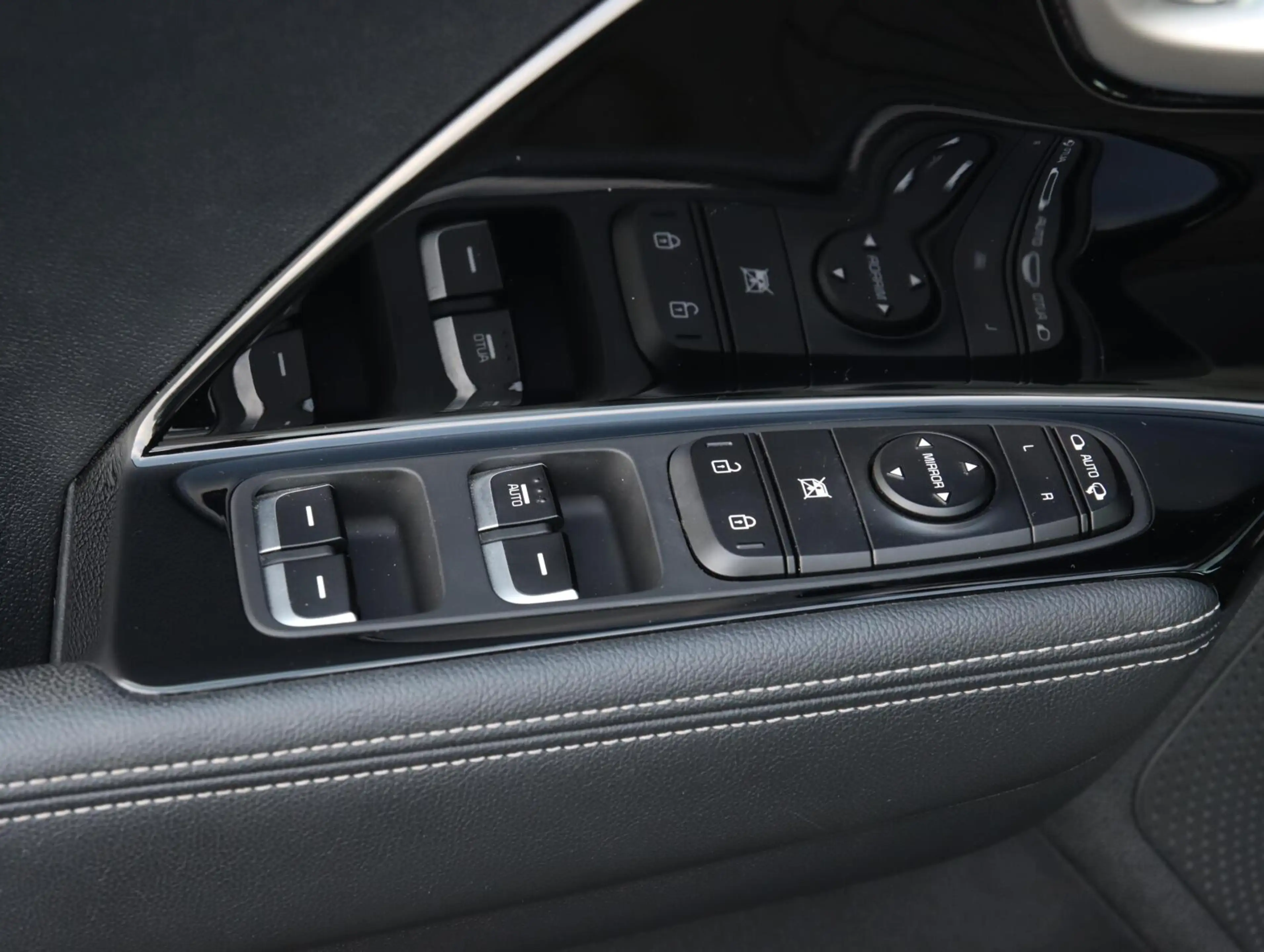 Kia Niro 1.6 GDi 140PK PHEV DynamicLine | Hoge zit — photo 33