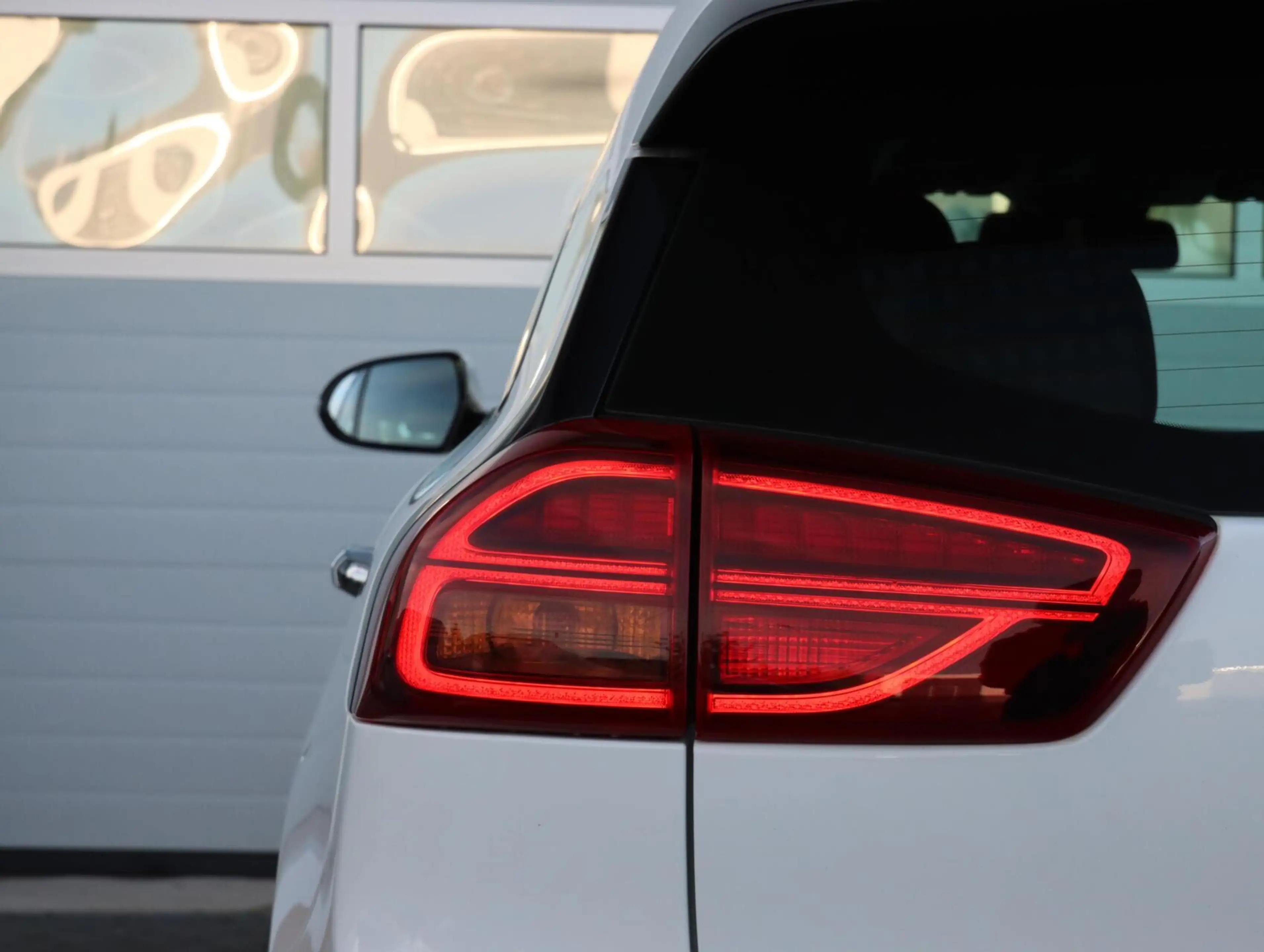 Kia Niro 1.6 GDi 140PK PHEV DynamicLine | Hoge zit — photo 47