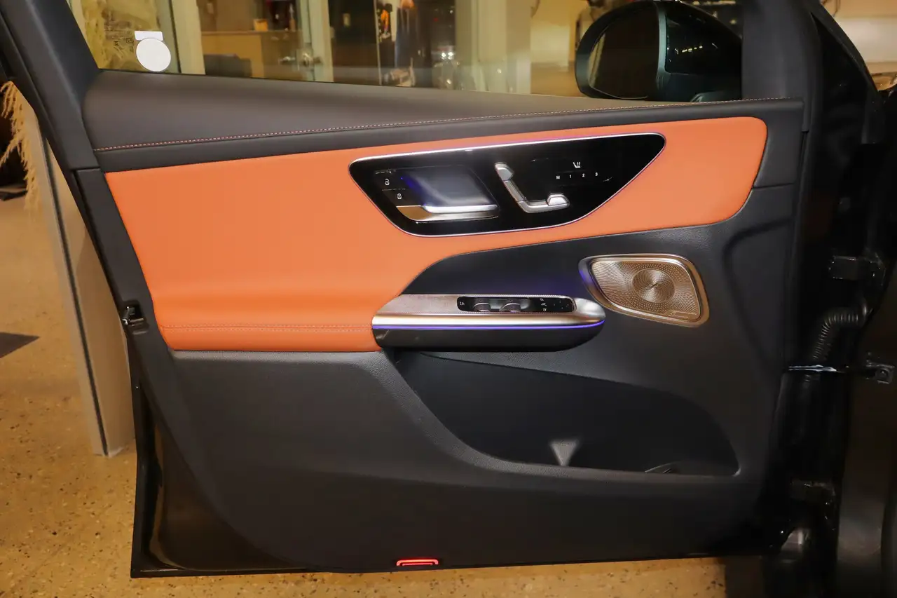 Mercedes-Benz GLC снимка Mercedes-Benz GLC