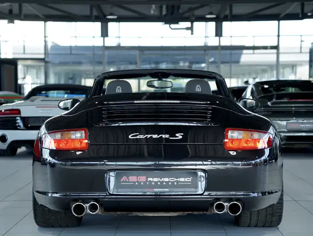 Porsche 997 view 14