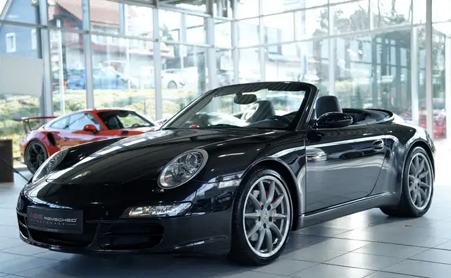 Porsche 997 view 3