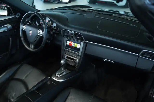 Porsche 997 view 9