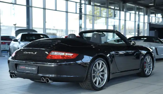 Porsche 997 view 12