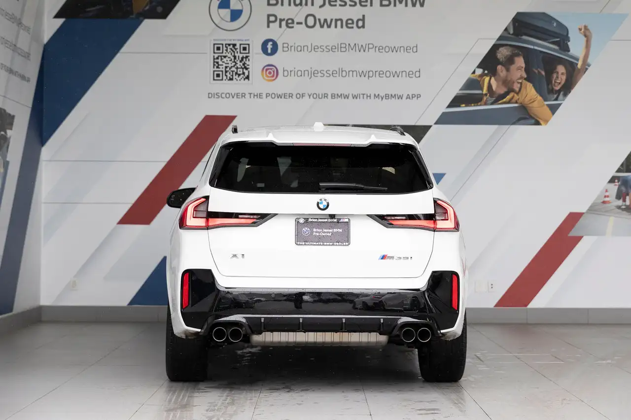 BMW X1 снимка BMW X1