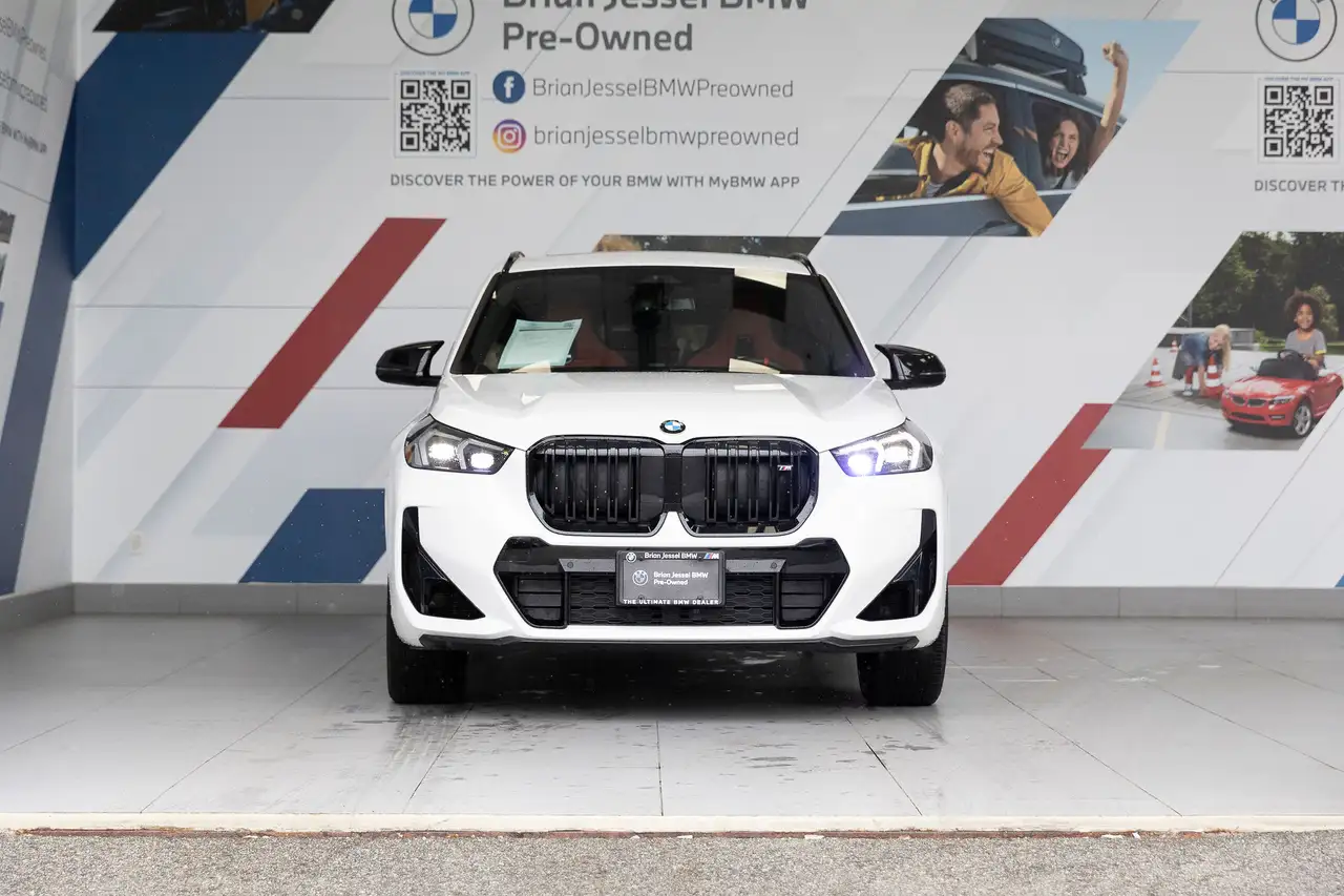 BMW X1 снимка BMW X1