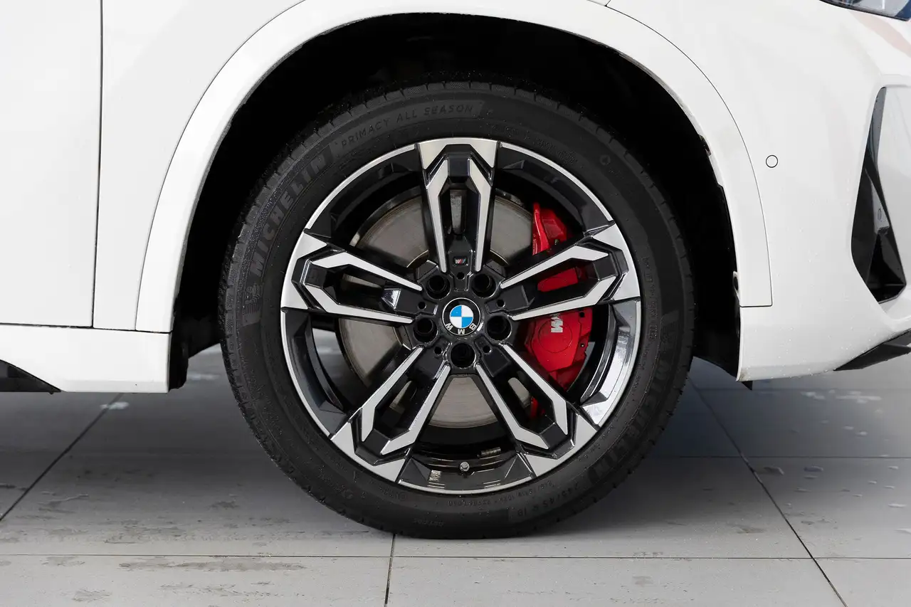 BMW X1 снимка BMW X1