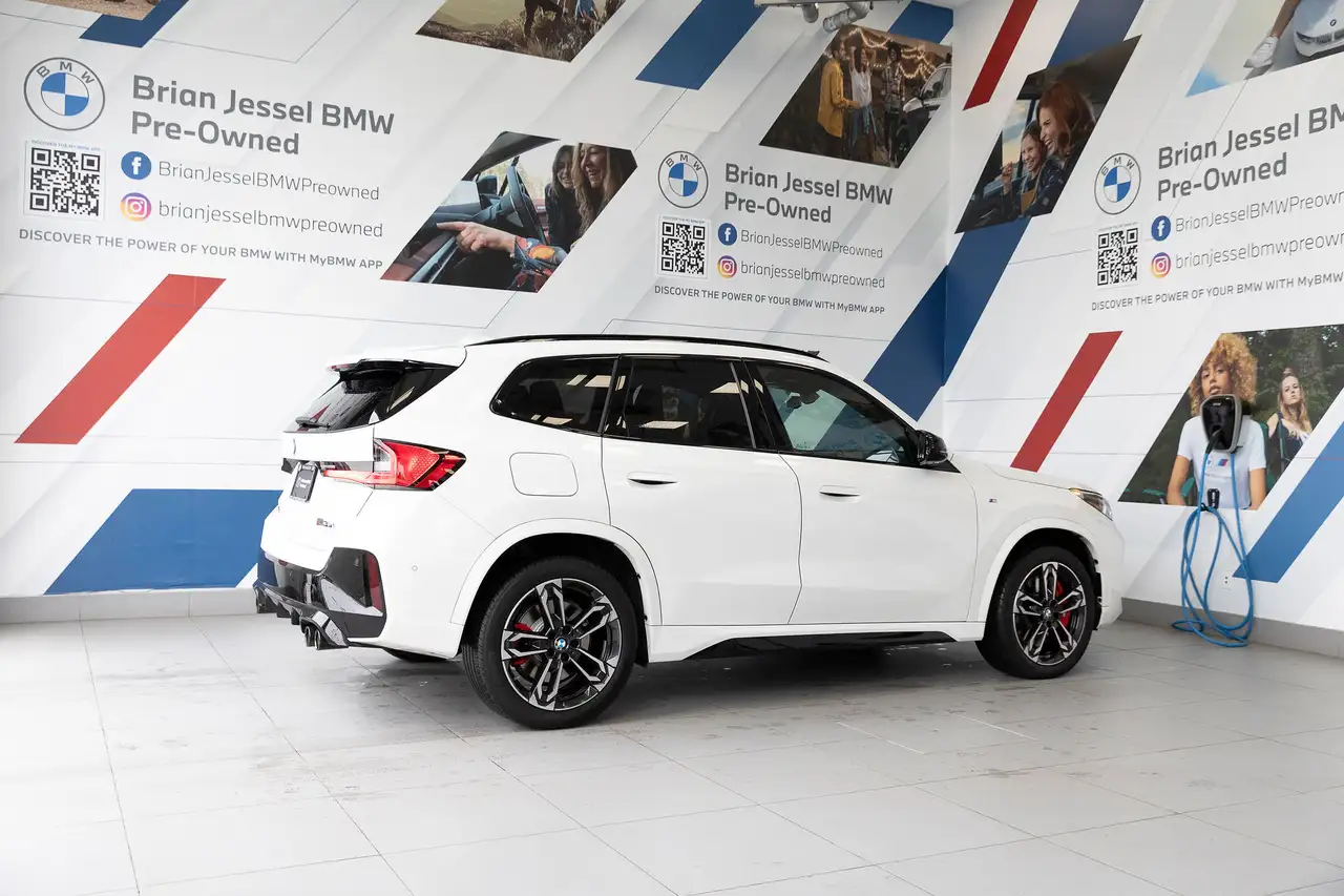 BMW X1 снимка BMW X1