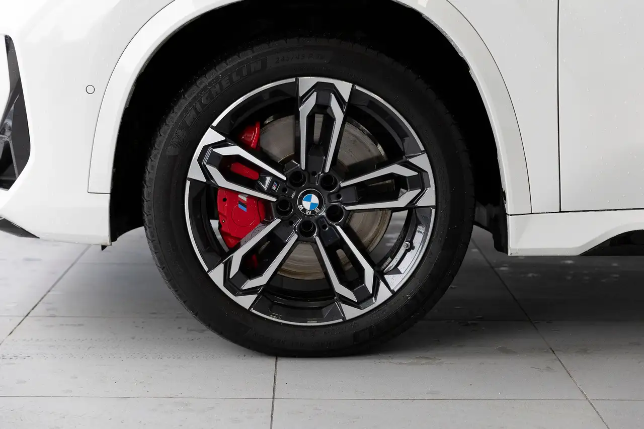 BMW X1 снимка BMW X1