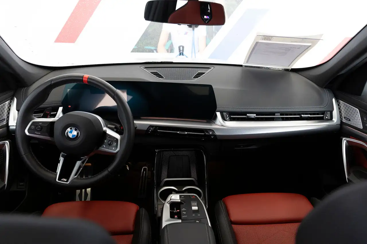 BMW X1 снимка BMW X1