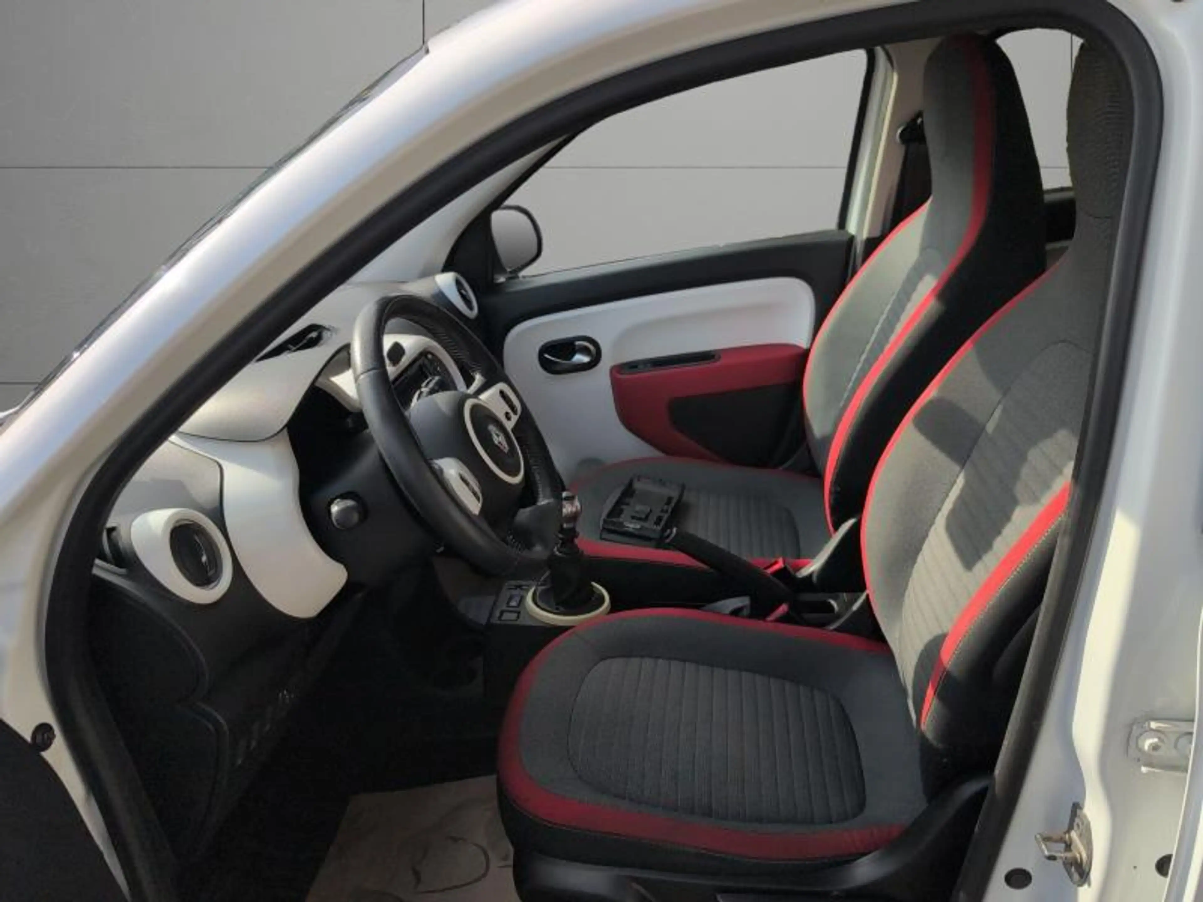Renault Twingo 0.9TCe 90cv Blanc 01/15 Airco GPS Camera Cruise — photo 10