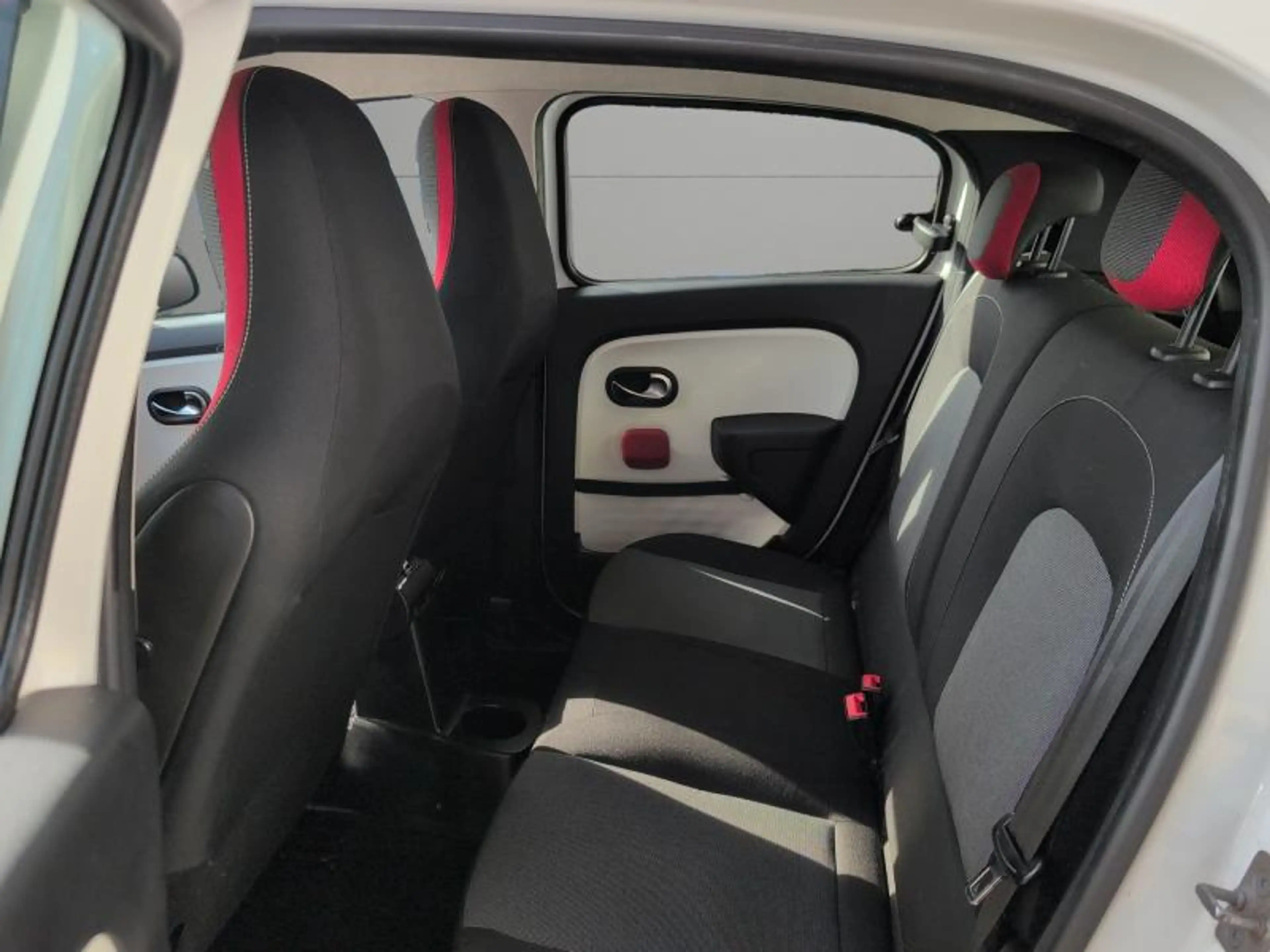 Renault Twingo 0.9TCe 90cv Blanc 01/15 Airco GPS Camera Cruise — photo 9