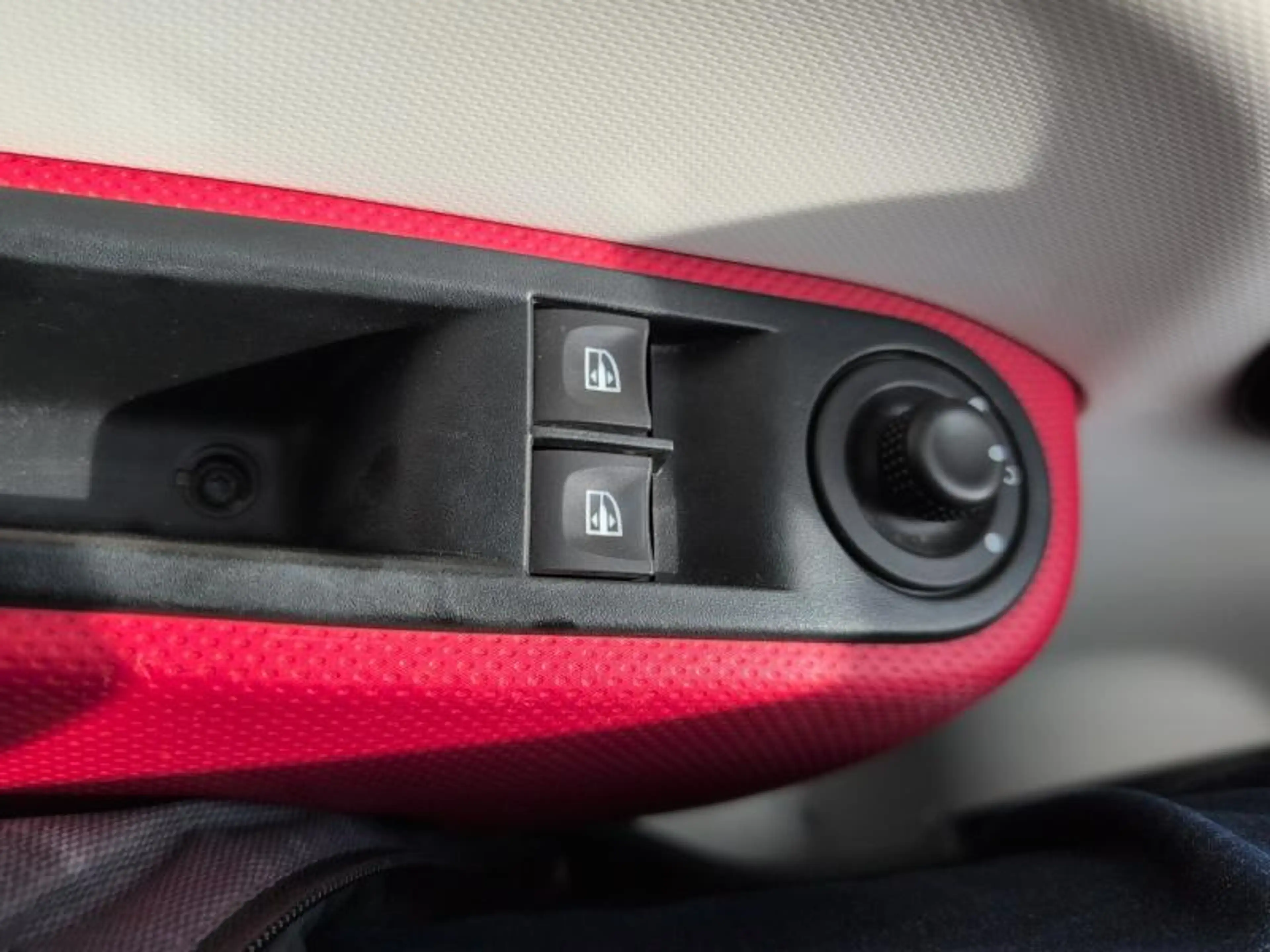 Renault Twingo 0.9TCe 90cv Blanc 01/15 Airco GPS Camera Cruise — photo 11