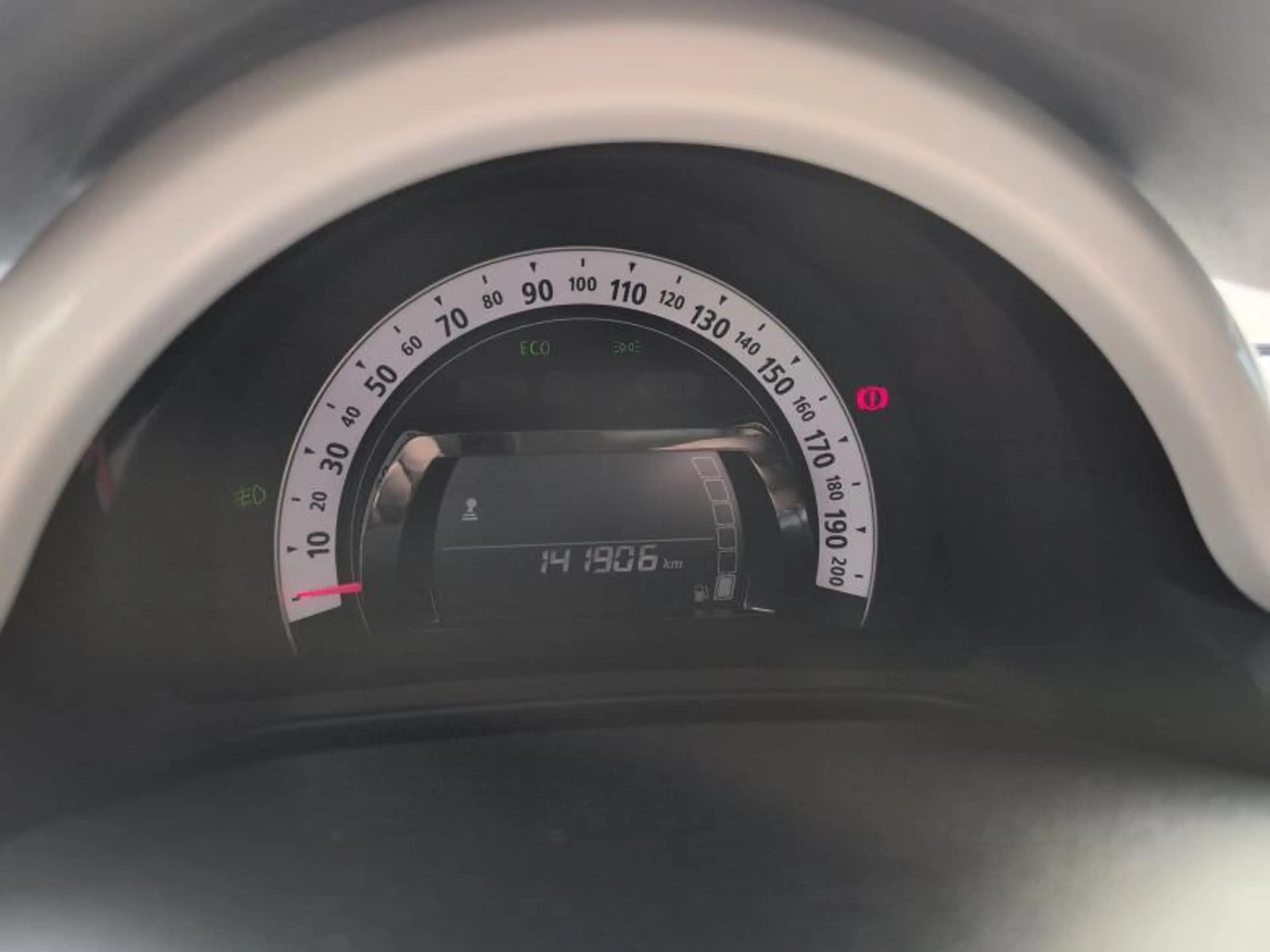Renault Twingo 0.9TCe 90cv Blanc 01/15 Airco GPS Camera Cruise — photo 14