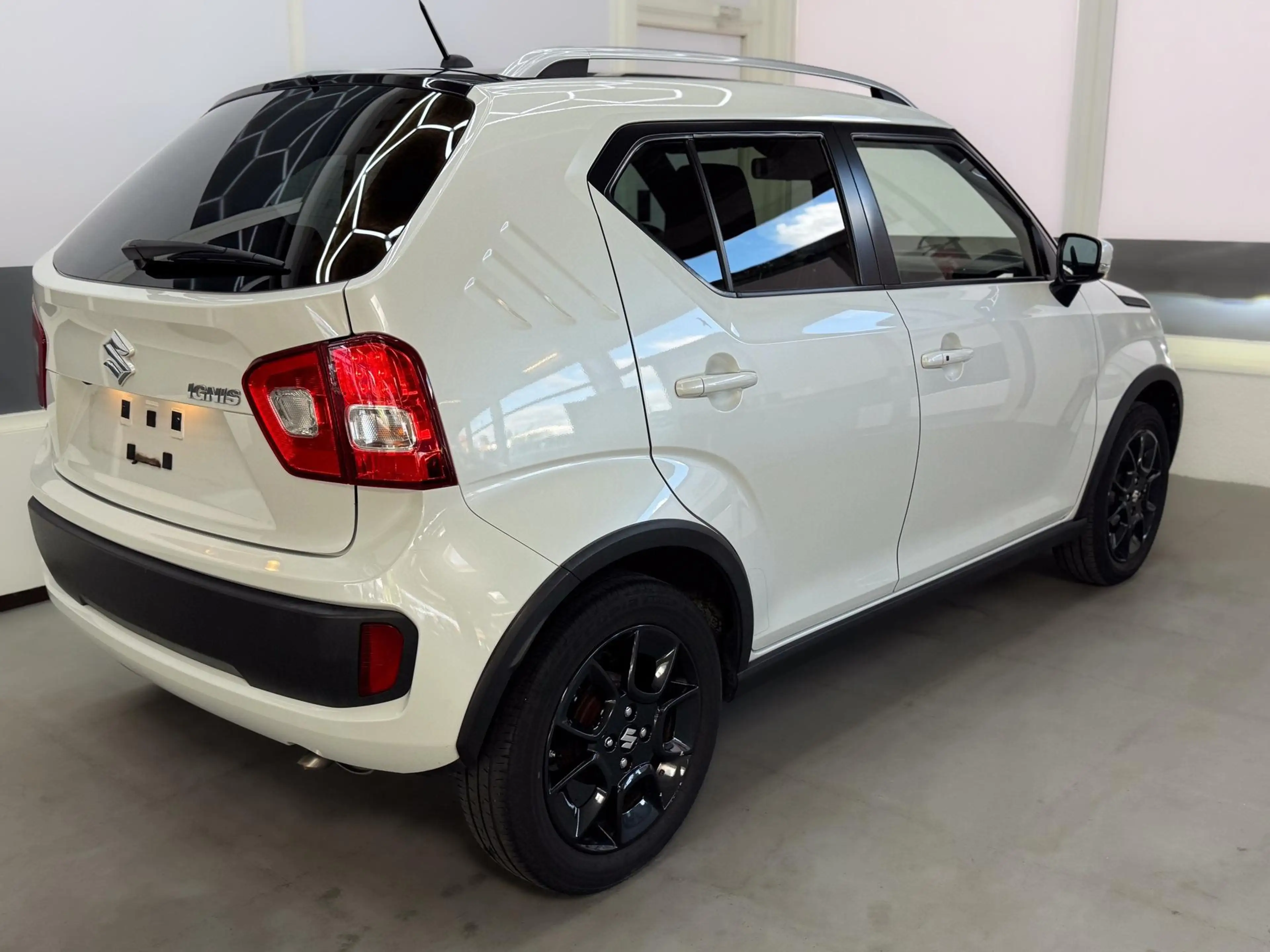 Suzuki Ignis COMFORT PLUS AUT SHZ NAVI RFK 1.2 SHVS AUT 66kW... — photo 5