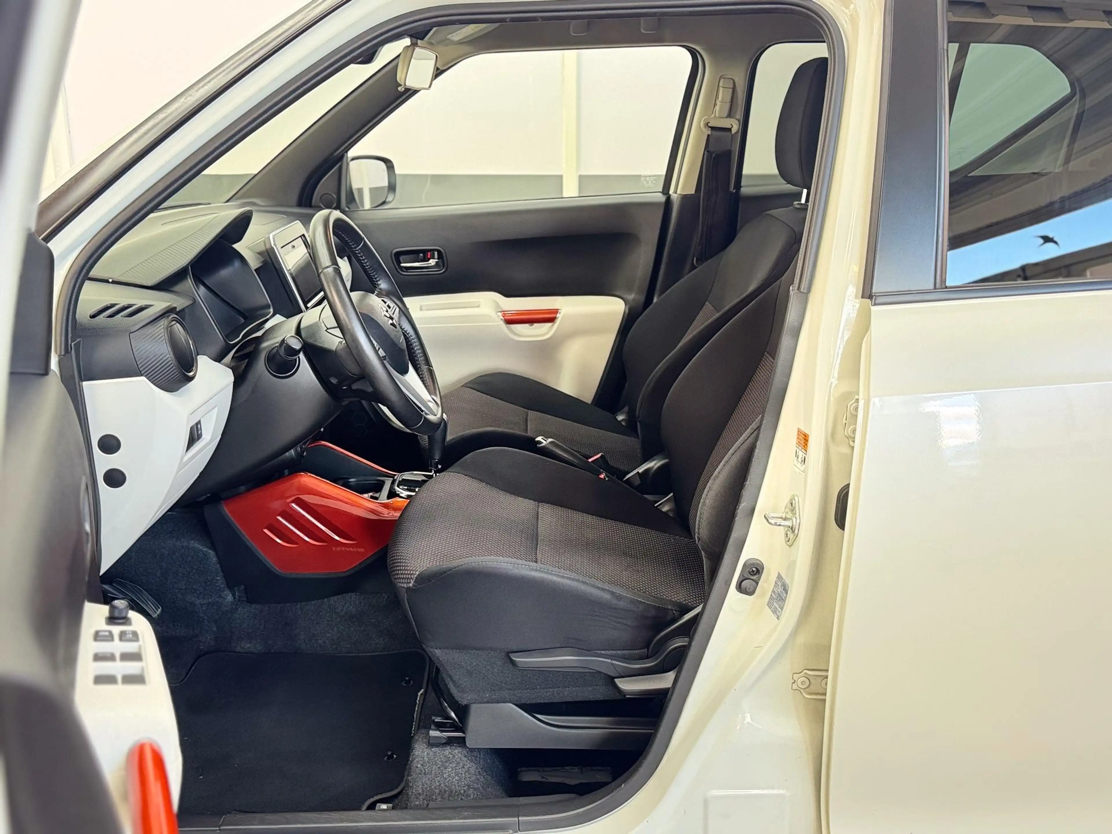 Suzuki Ignis COMFORT PLUS AUT SHZ NAVI RFK 1.2 SHVS AUT 66kW... — photo 10