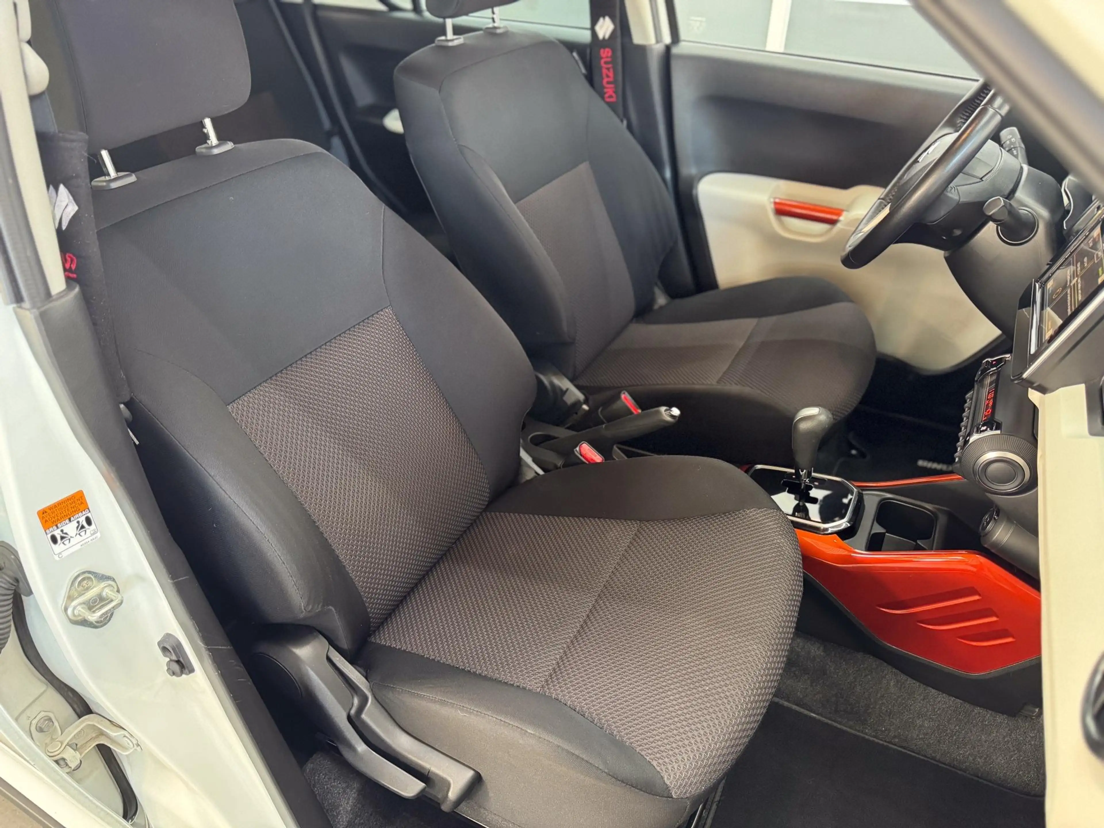 Suzuki Ignis COMFORT PLUS AUT SHZ NAVI RFK 1.2 SHVS AUT 66kW... — photo 11
