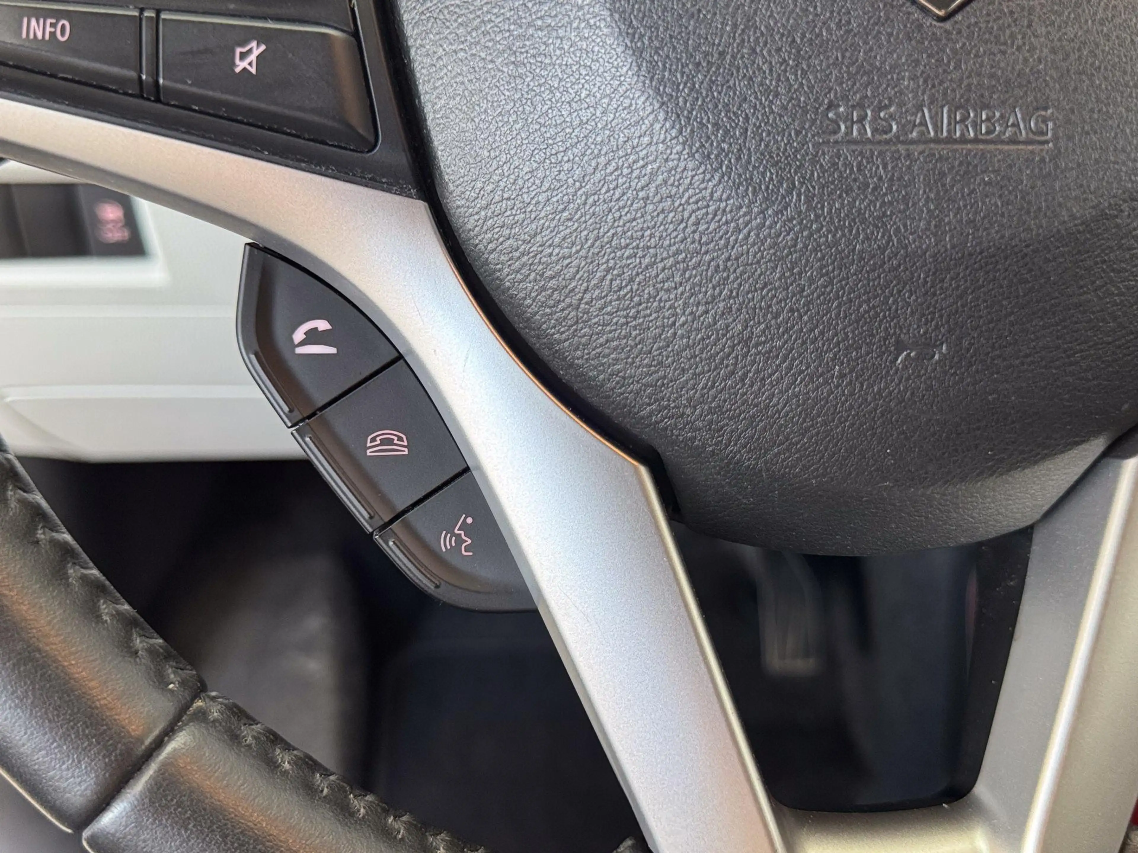 Suzuki Ignis COMFORT PLUS AUT SHZ NAVI RFK 1.2 SHVS AUT 66kW... — photo 15