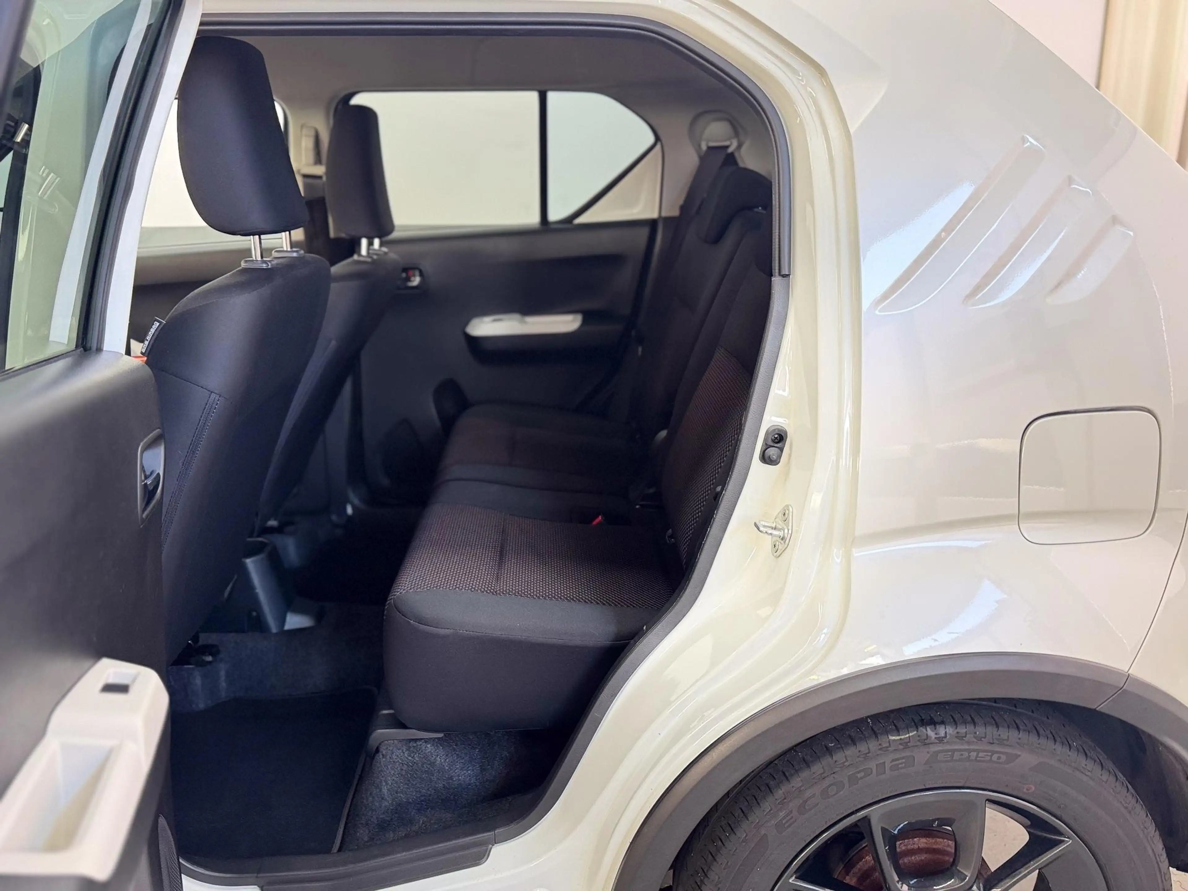 Suzuki Ignis COMFORT PLUS AUT SHZ NAVI RFK 1.2 SHVS AUT 66kW... — photo 12