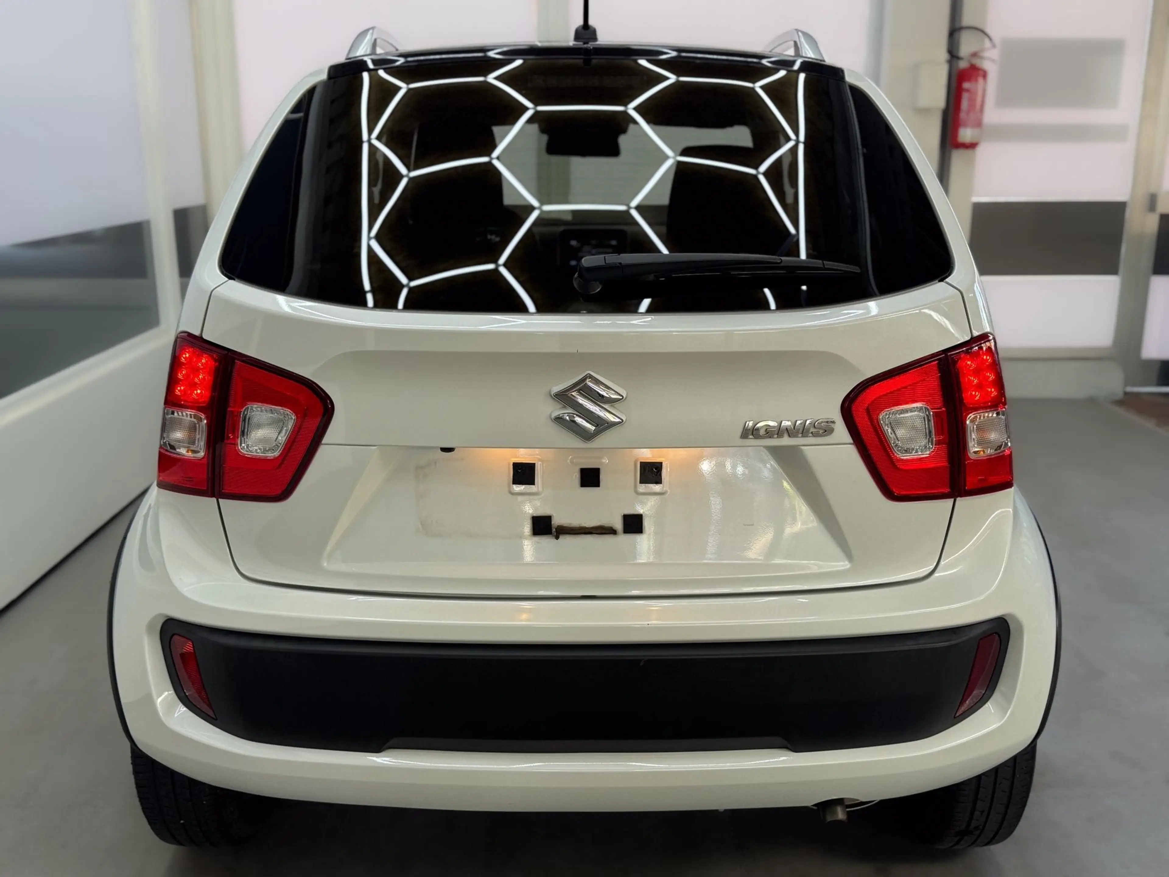 Suzuki Ignis COMFORT PLUS AUT SHZ NAVI RFK 1.2 SHVS AUT 66kW... — photo 6