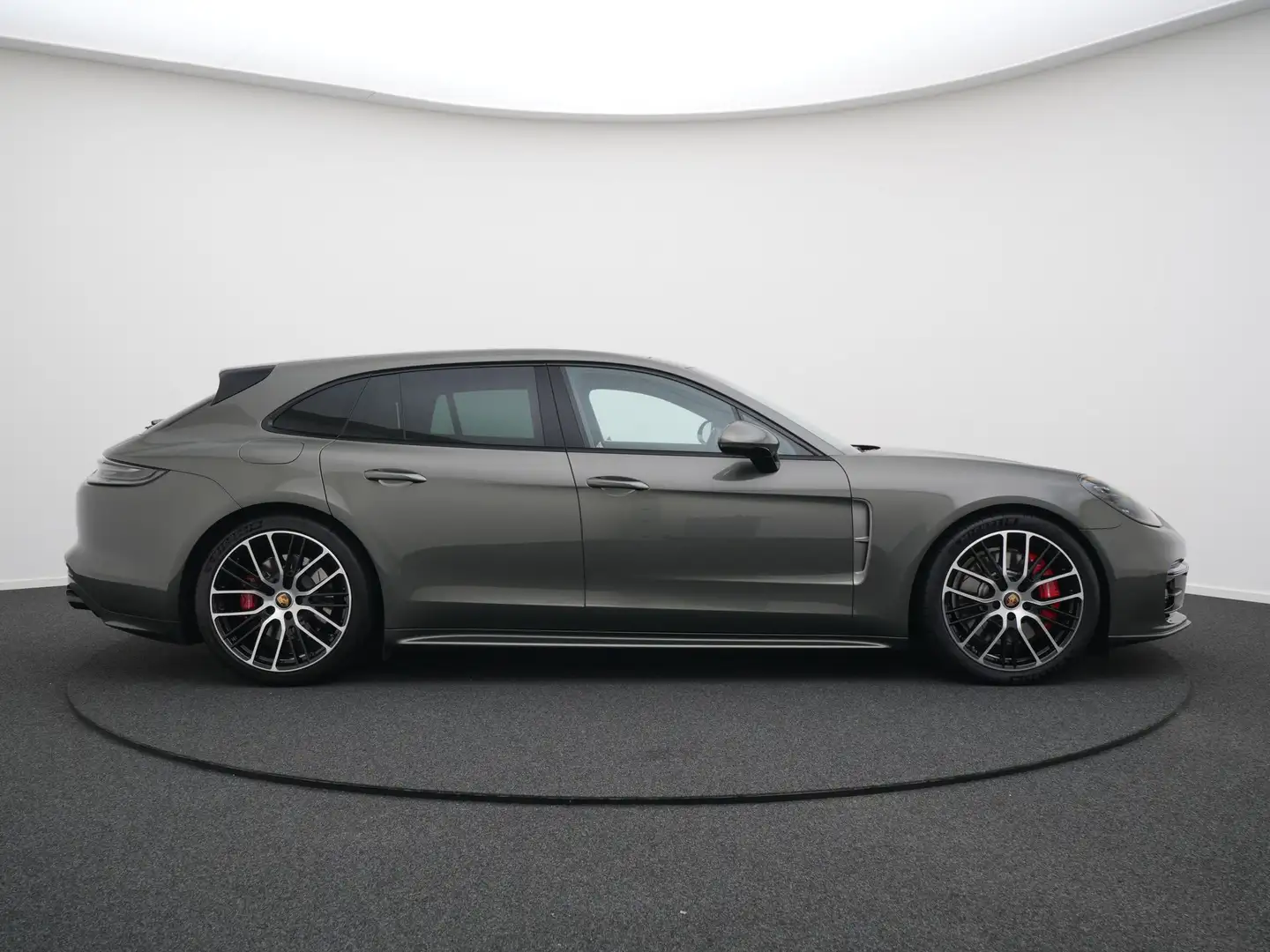 Porsche Panamera 4 E-Hybrid Sport Turismo Platinum Edition Groen - 2