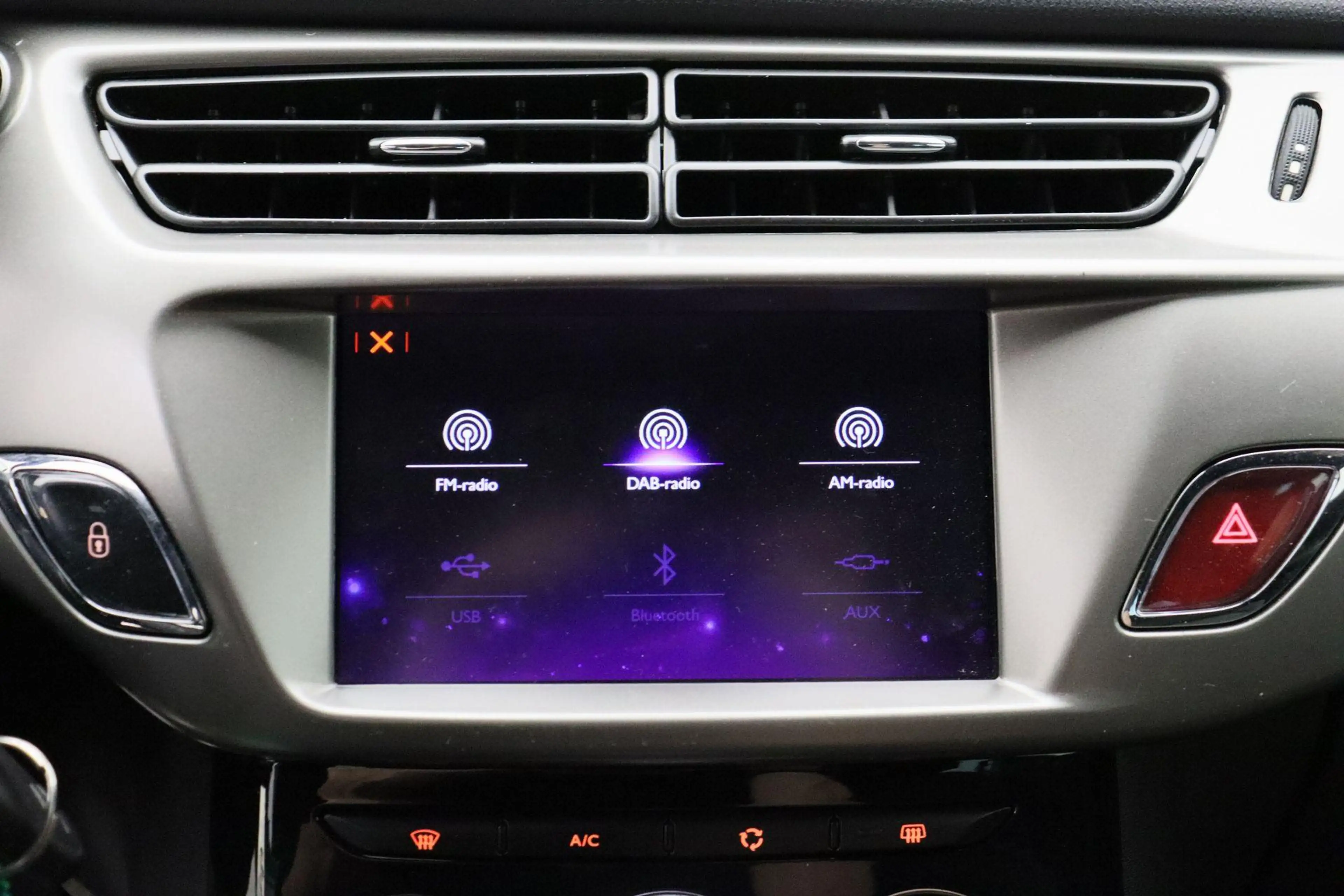 DS Automobiles DS 3 1.2 PureTech Business 2018 NAP | Carplay | Bluetoo — photo 10