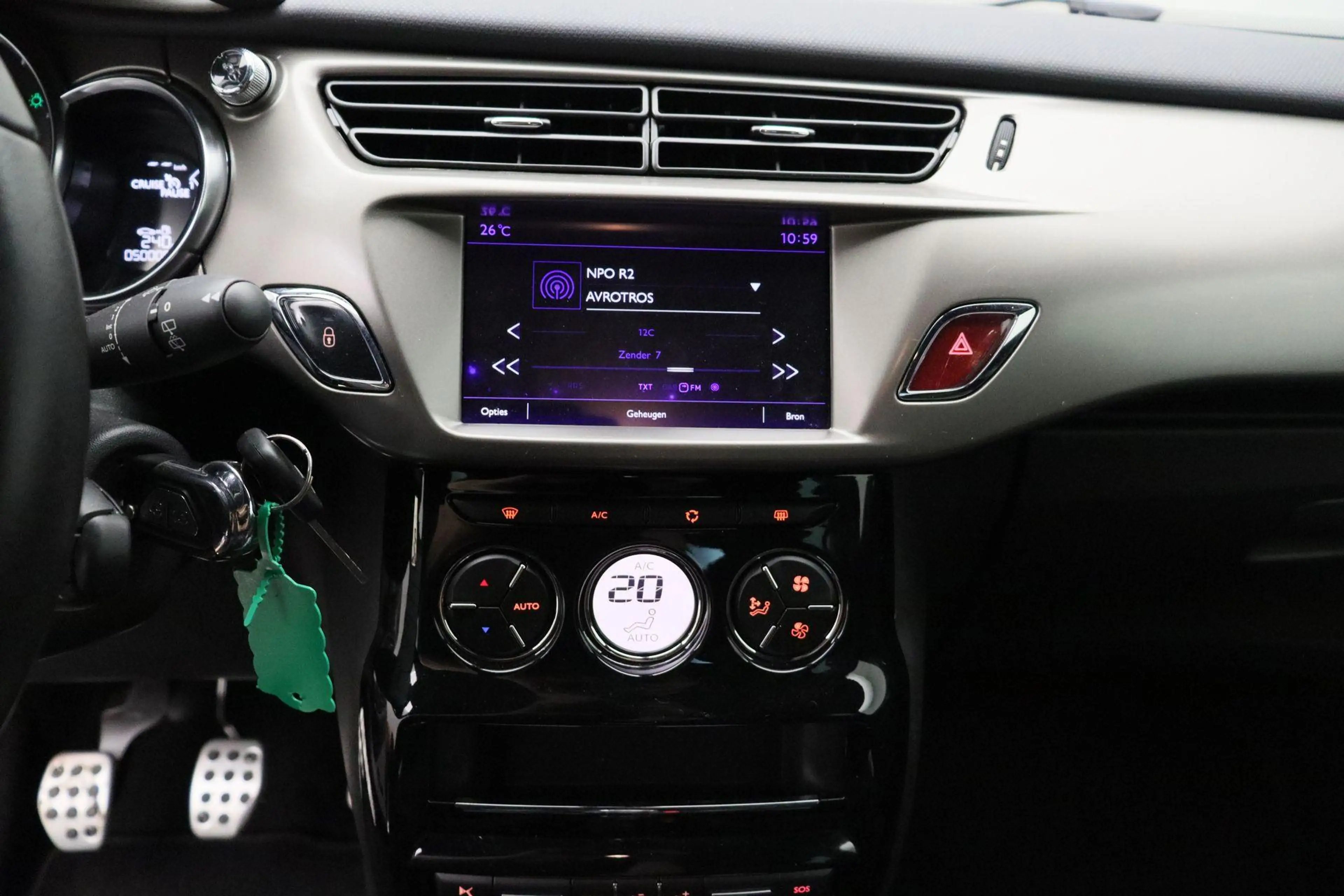 DS Automobiles DS 3 1.2 PureTech Business 2018 NAP | Carplay | Bluetoo — photo 26