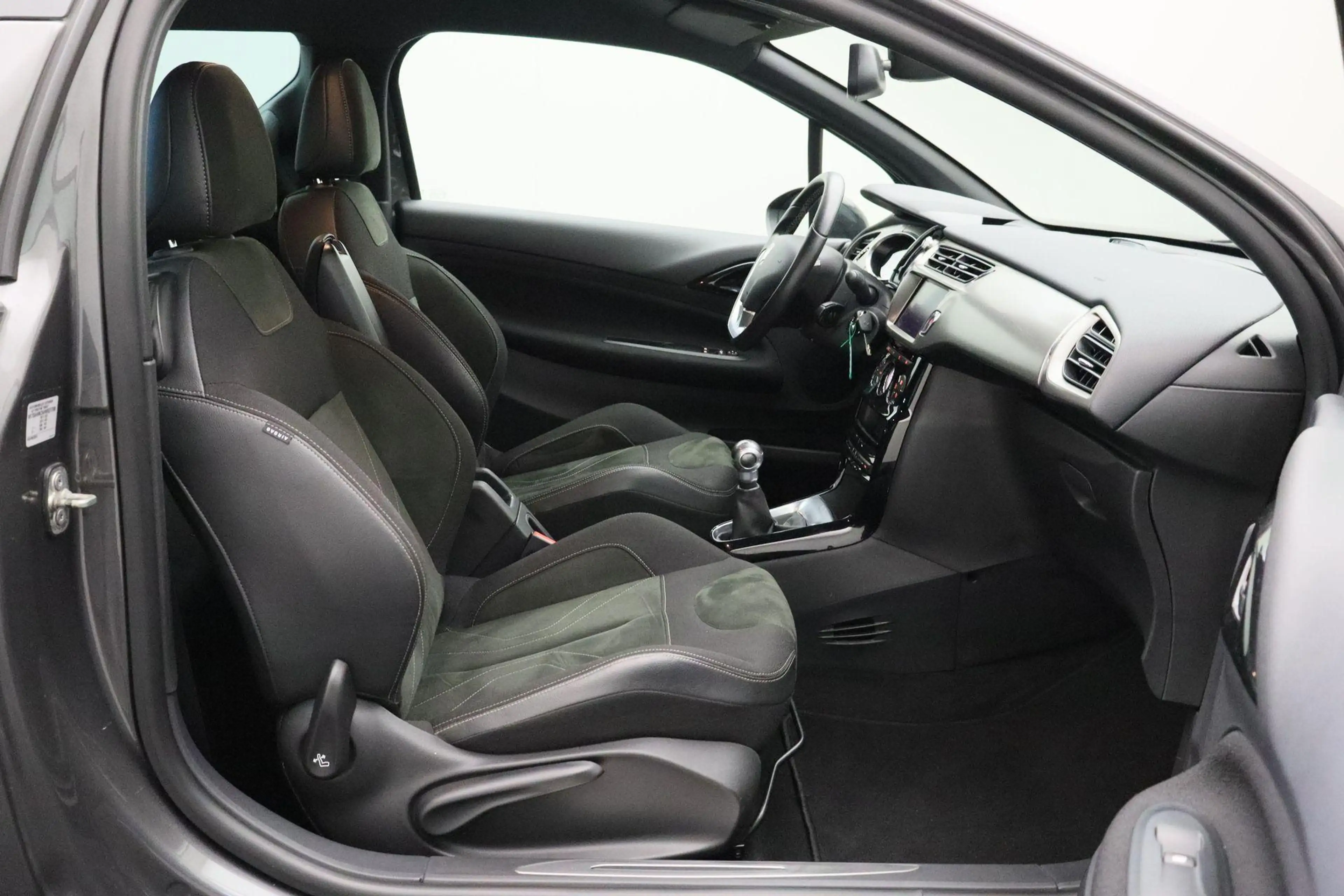 DS Automobiles DS 3 1.2 PureTech Business 2018 NAP | Carplay | Bluetoo — photo 13