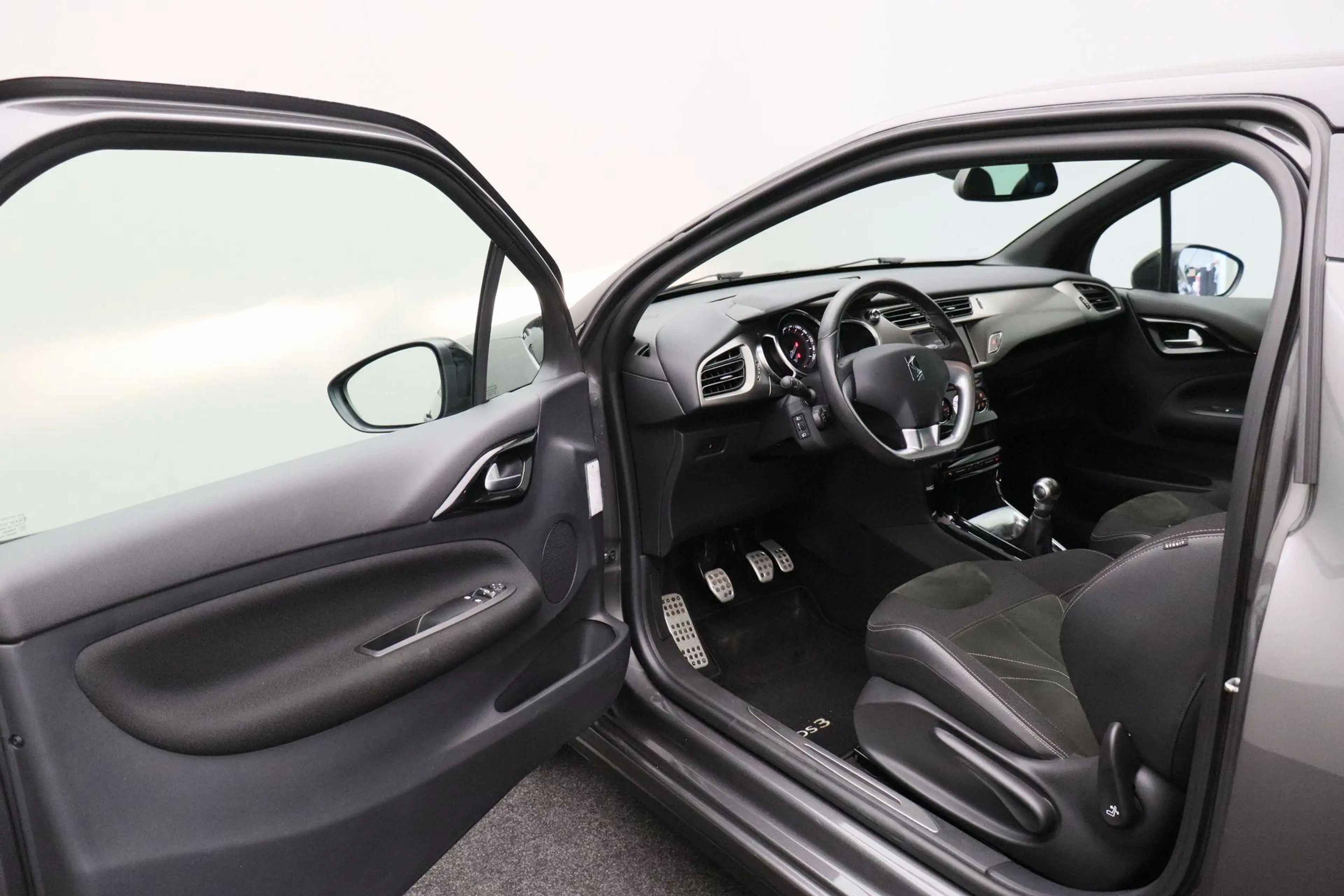 DS Automobiles DS 3 1.2 PureTech Business 2018 NAP | Carplay | Bluetoo — photo 5