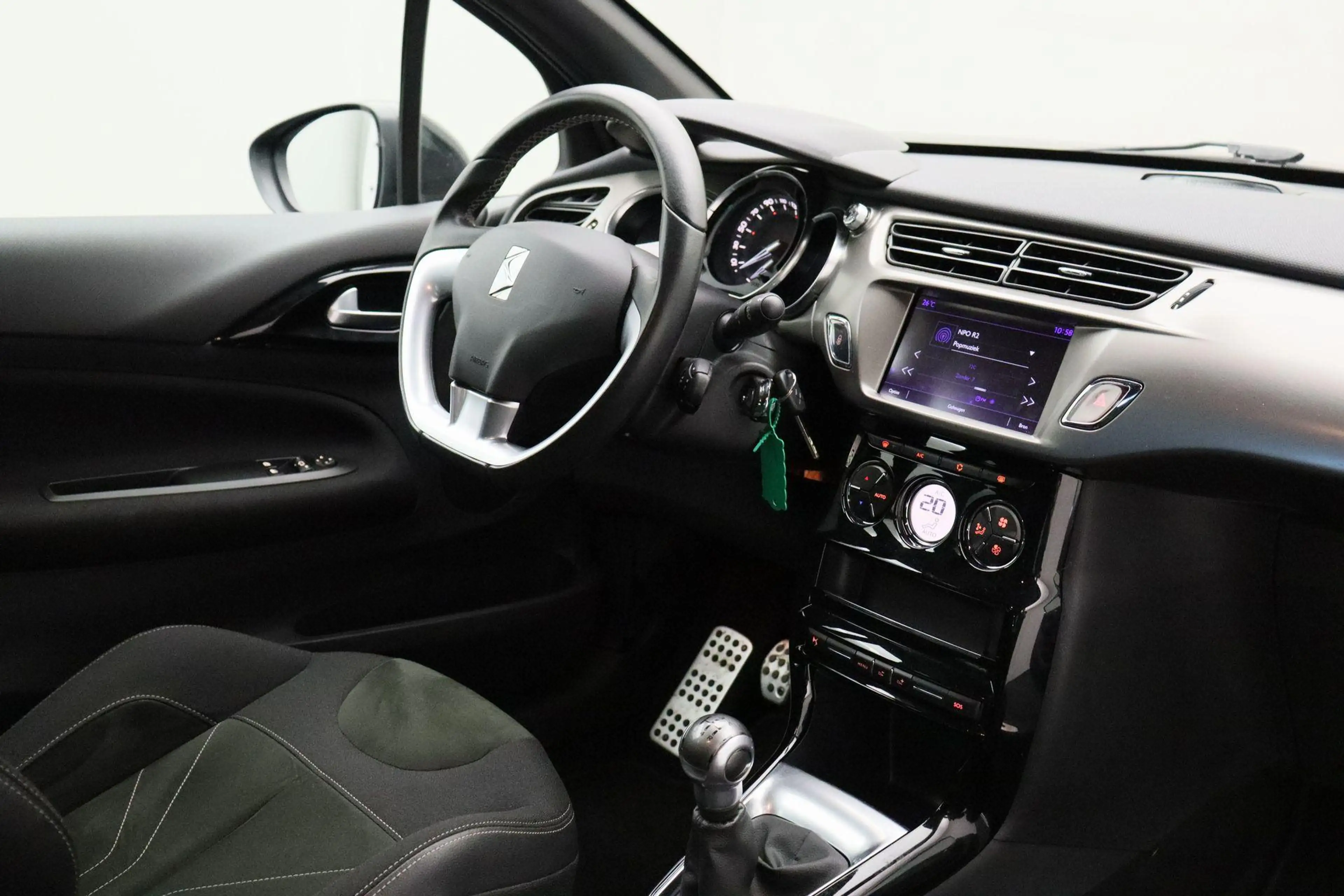 DS Automobiles DS 3 1.2 PureTech Business 2018 NAP | Carplay | Bluetoo — photo 15