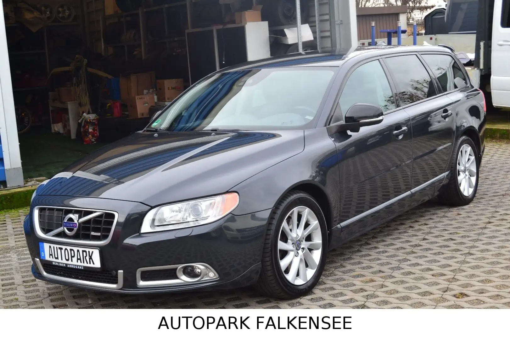 Volvo V70 III KOMBI EDITION R-DESIGN FACELIFT 1.HAND Grau - 2