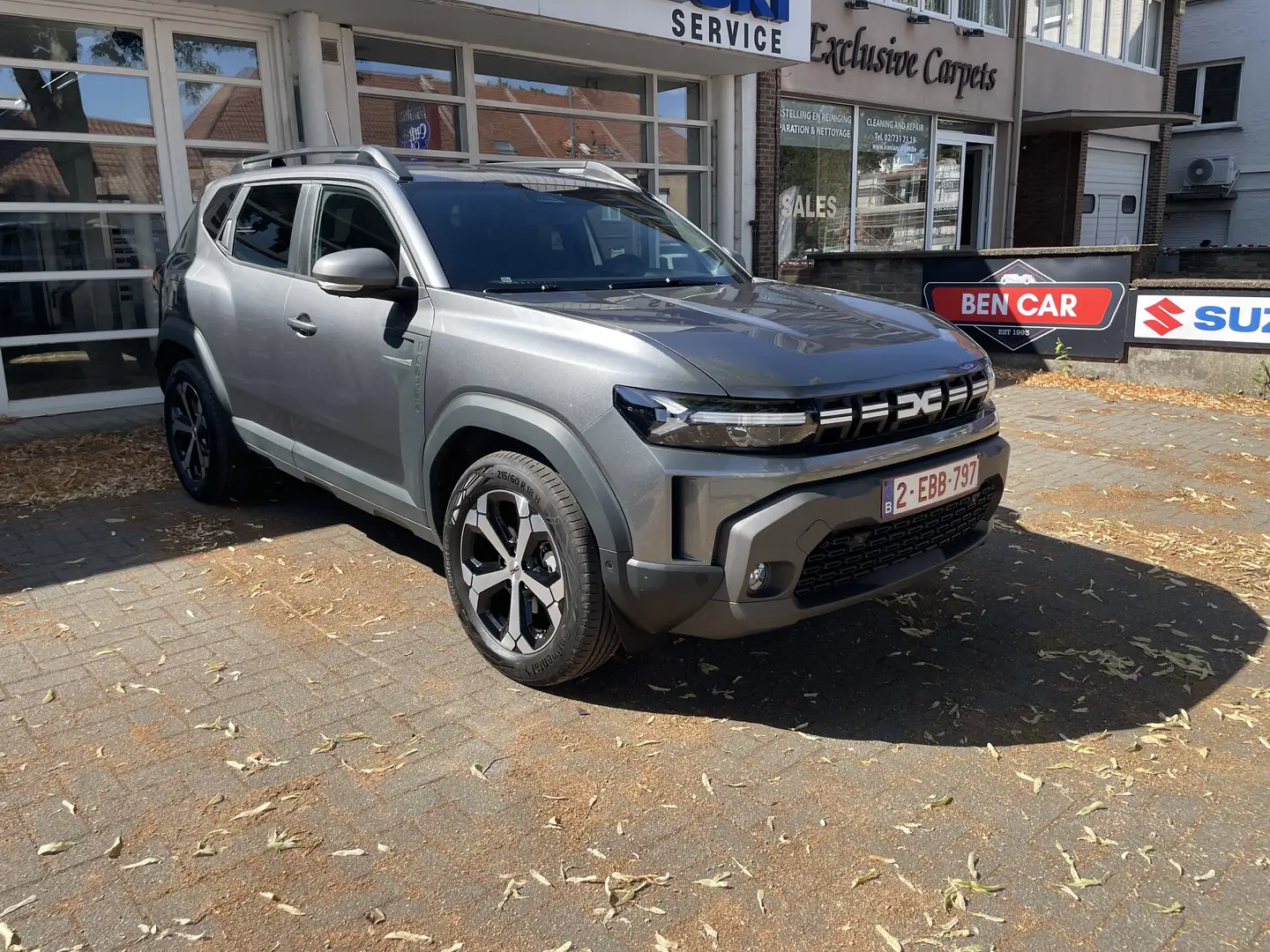Dacia Duster JOURNEY+,140 HYBRID ,600 KM !!! NEUVE,FULL OPTIONS Grijs - 1