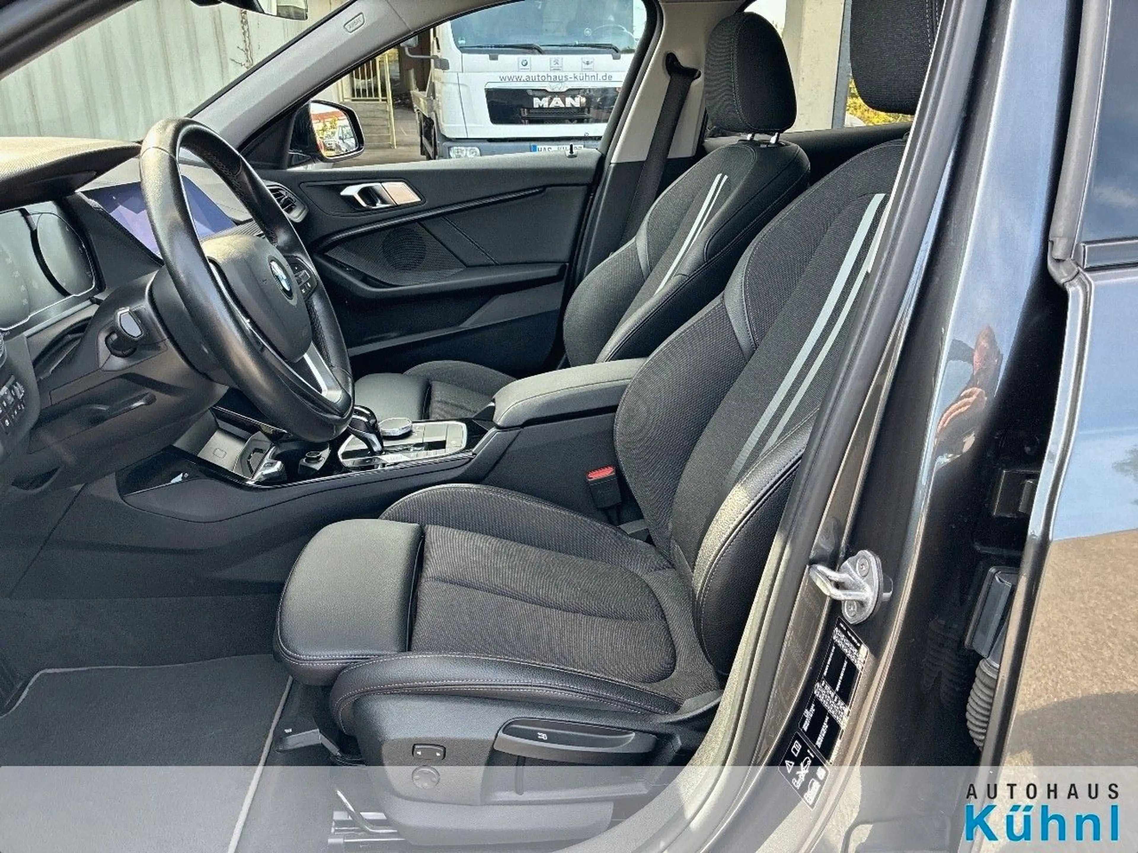 BMW 120 d xDrive Sport Line Aut./Pano/LED/Navi/Keyles — photo 10