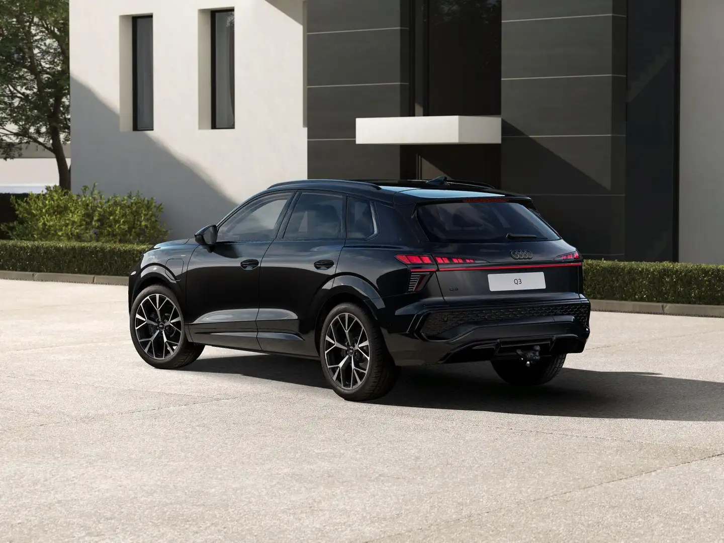 Audi Q3 1.5 e-Hybrid 272pk S Edition | Panoramadak | Inter Zwart - 2