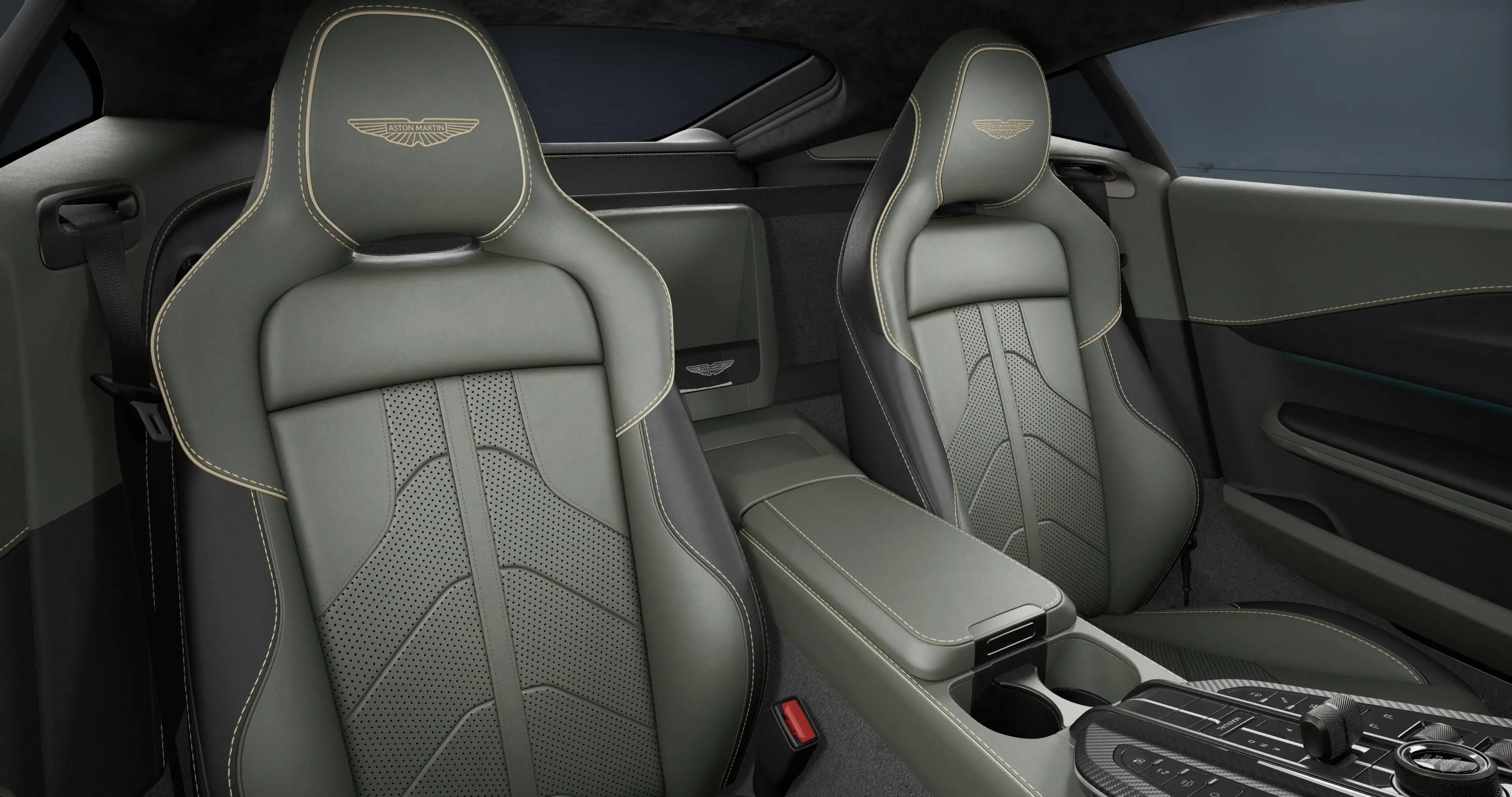 Aston Martin Vantage Coupe | MODELYEAR 2026 — photo 7